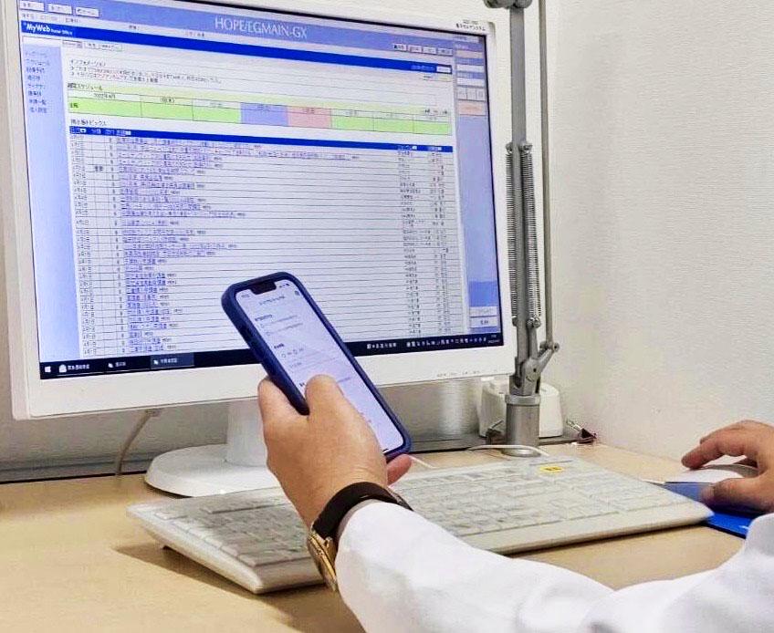 「１：１」「匿名」「オンライン」での知見の交換、医療相談ができるプラットフォームソリューションである『Medii Eコンサル』を事業化。