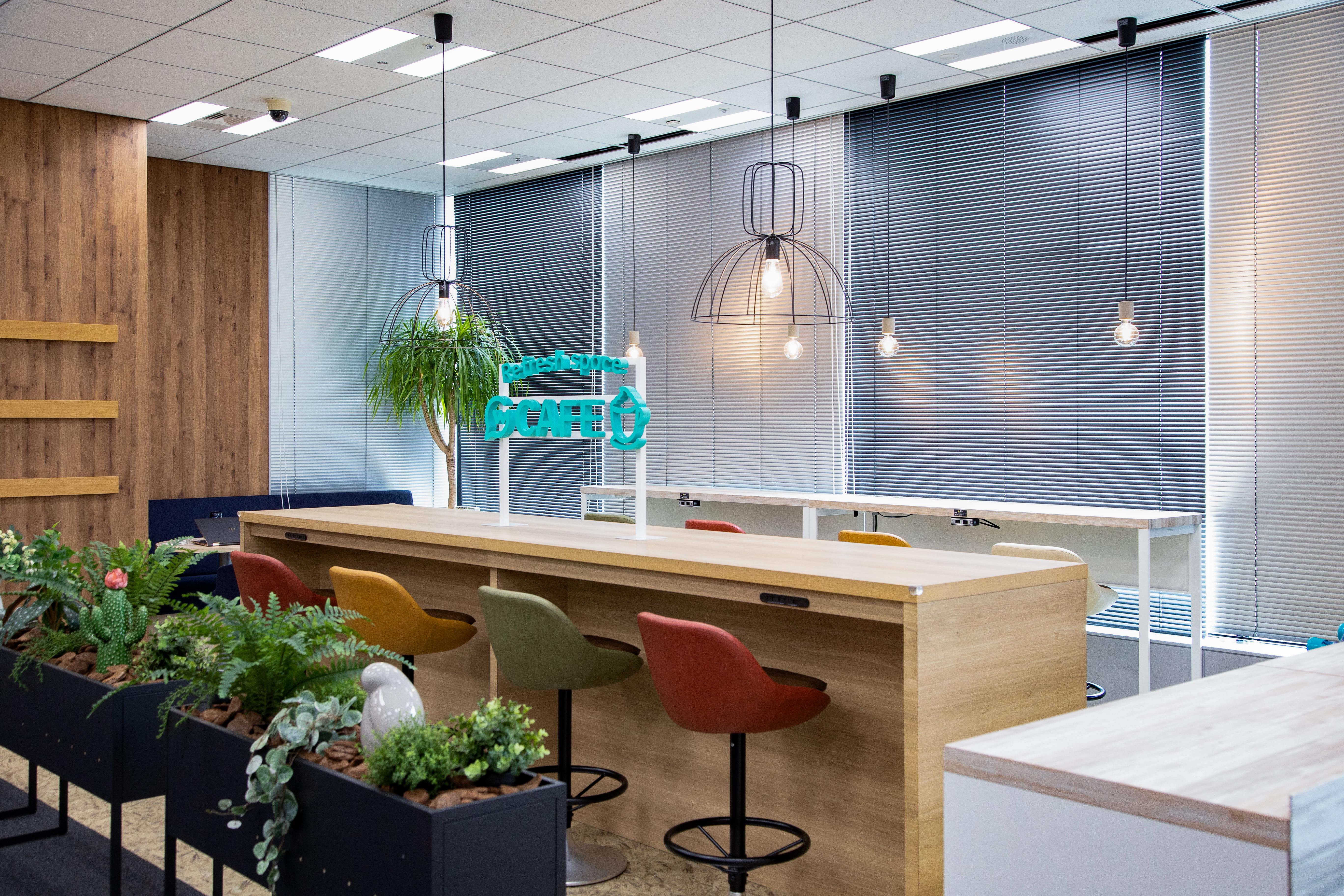 気軽に休憩やミーティングを行える、通称「カフェブース」