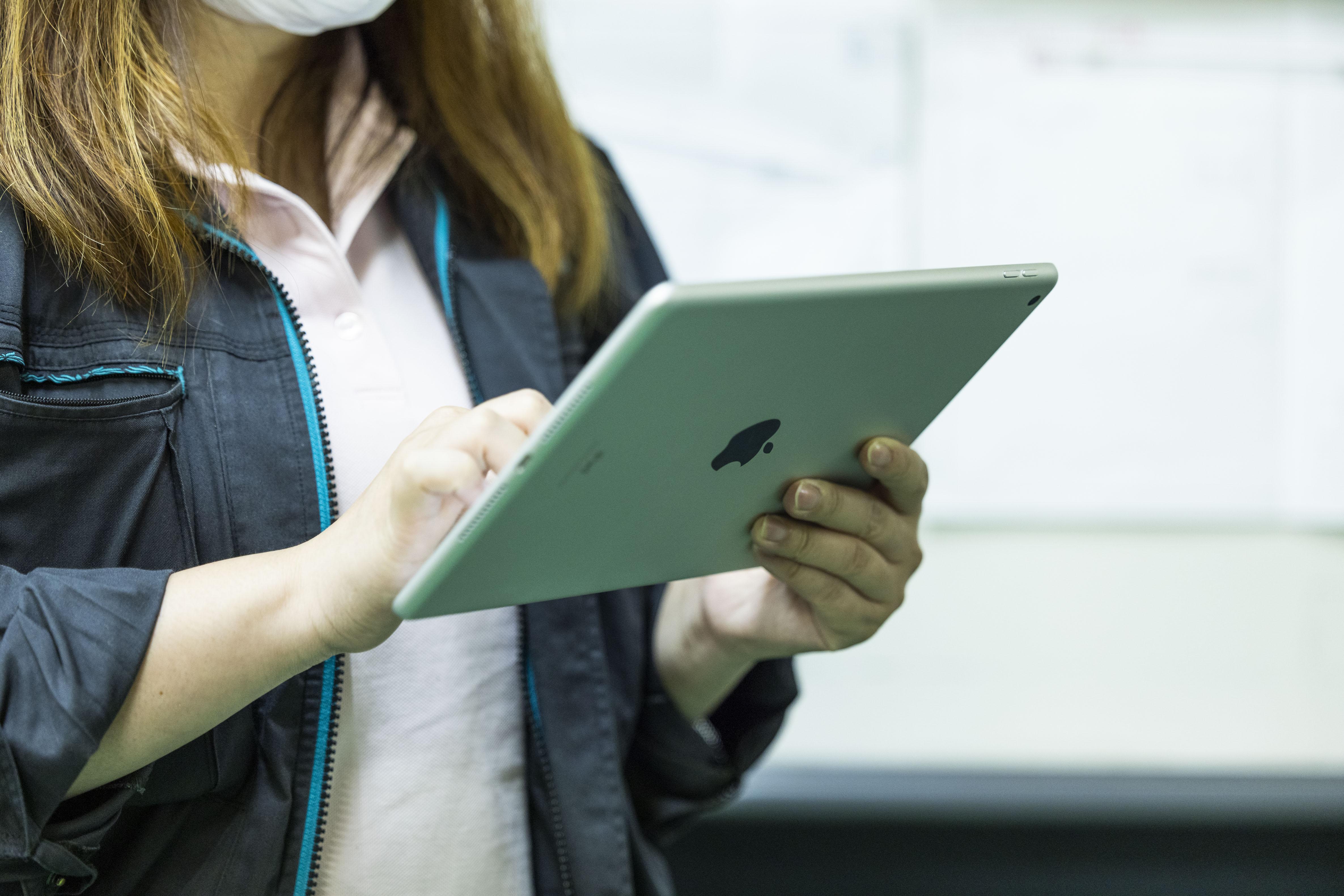 「トヨタ生産方式」の考え方に基づくことにより、自ずとトヨタ生産方式に則ってムダを極力削除し効率的なものづくりを行うことができる点が特長。