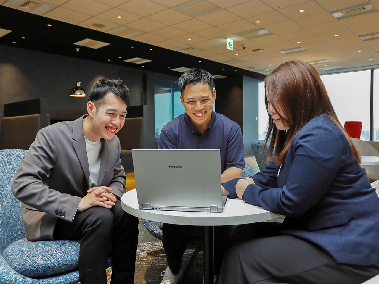 アプリケーション開発案件しか扱わないこと、D-POPSグループの一員としてグループのIT企業と協業関係にあることは特徴的。