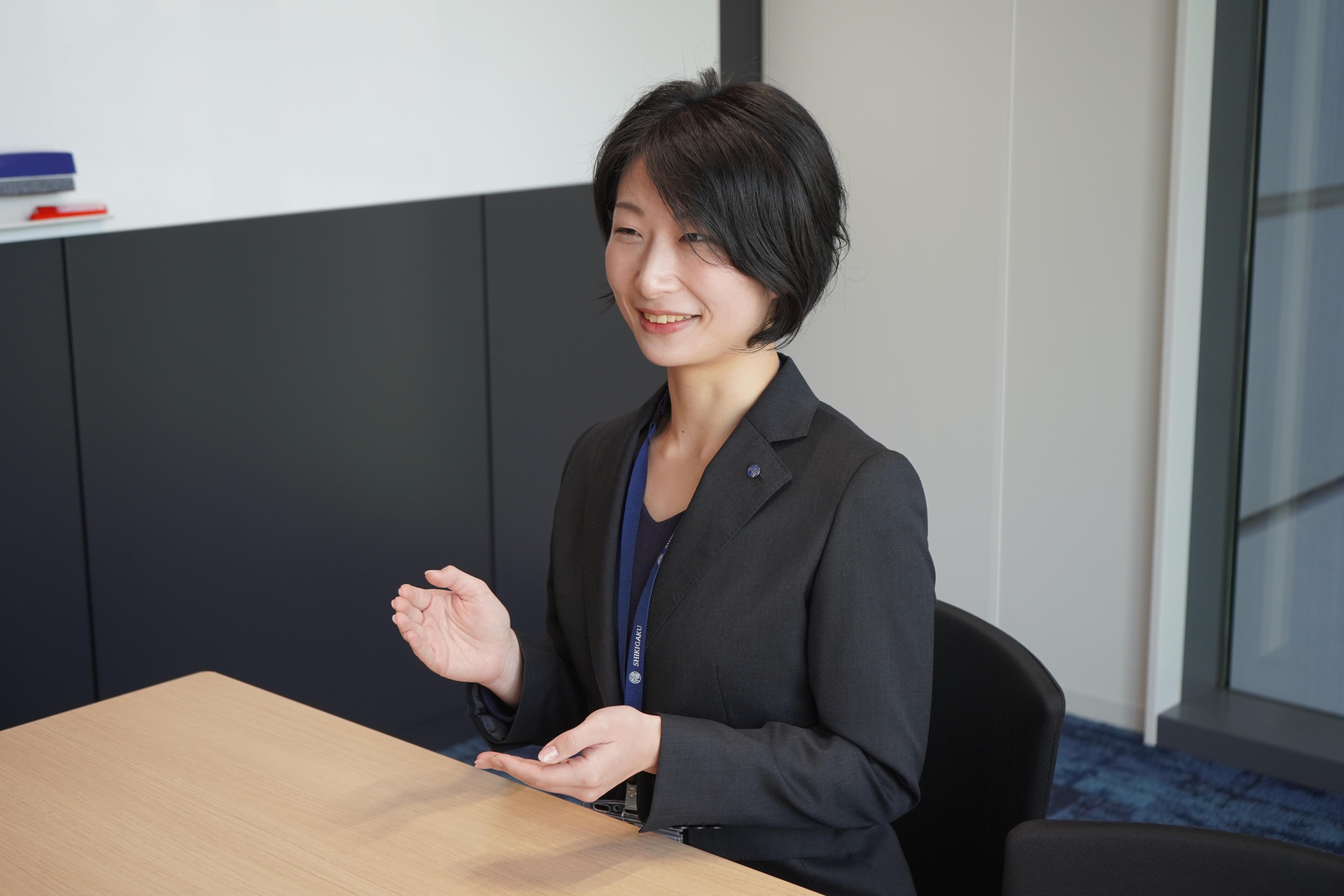 同社では一人の担当者が営業と講師の両方を兼ねる。
経営者と接する機会が豊富にあり、新たな人脈づくりの機会も多くなります。