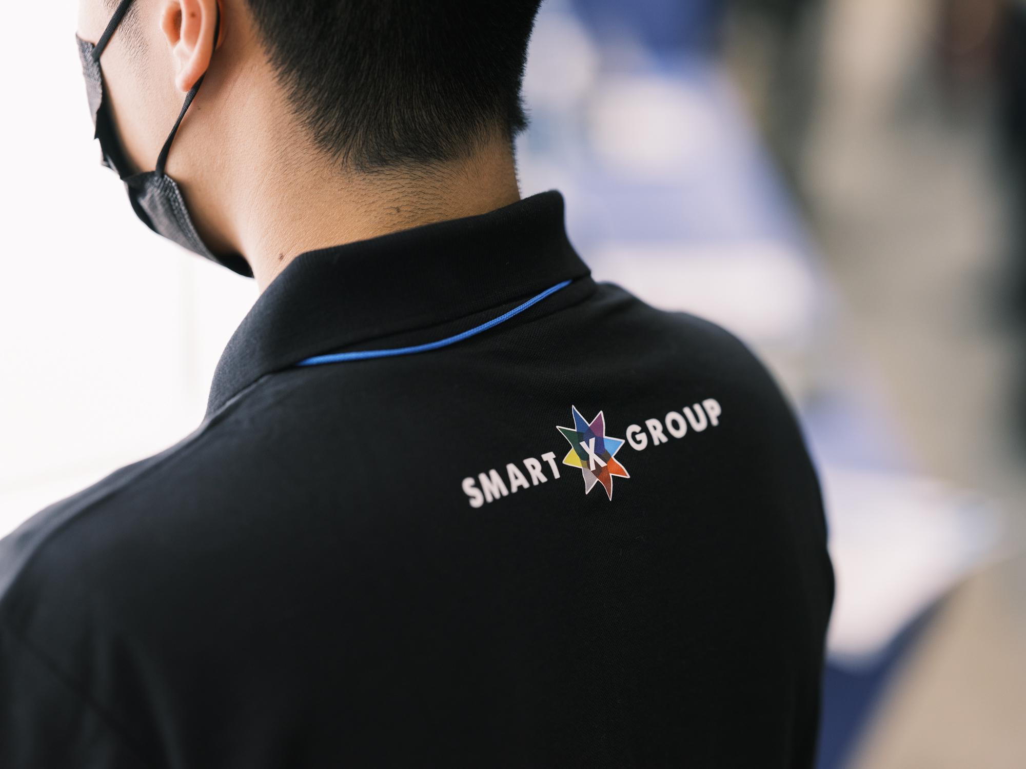 スマートグループのロゴ入りシャツ。展示会などで大活躍です。