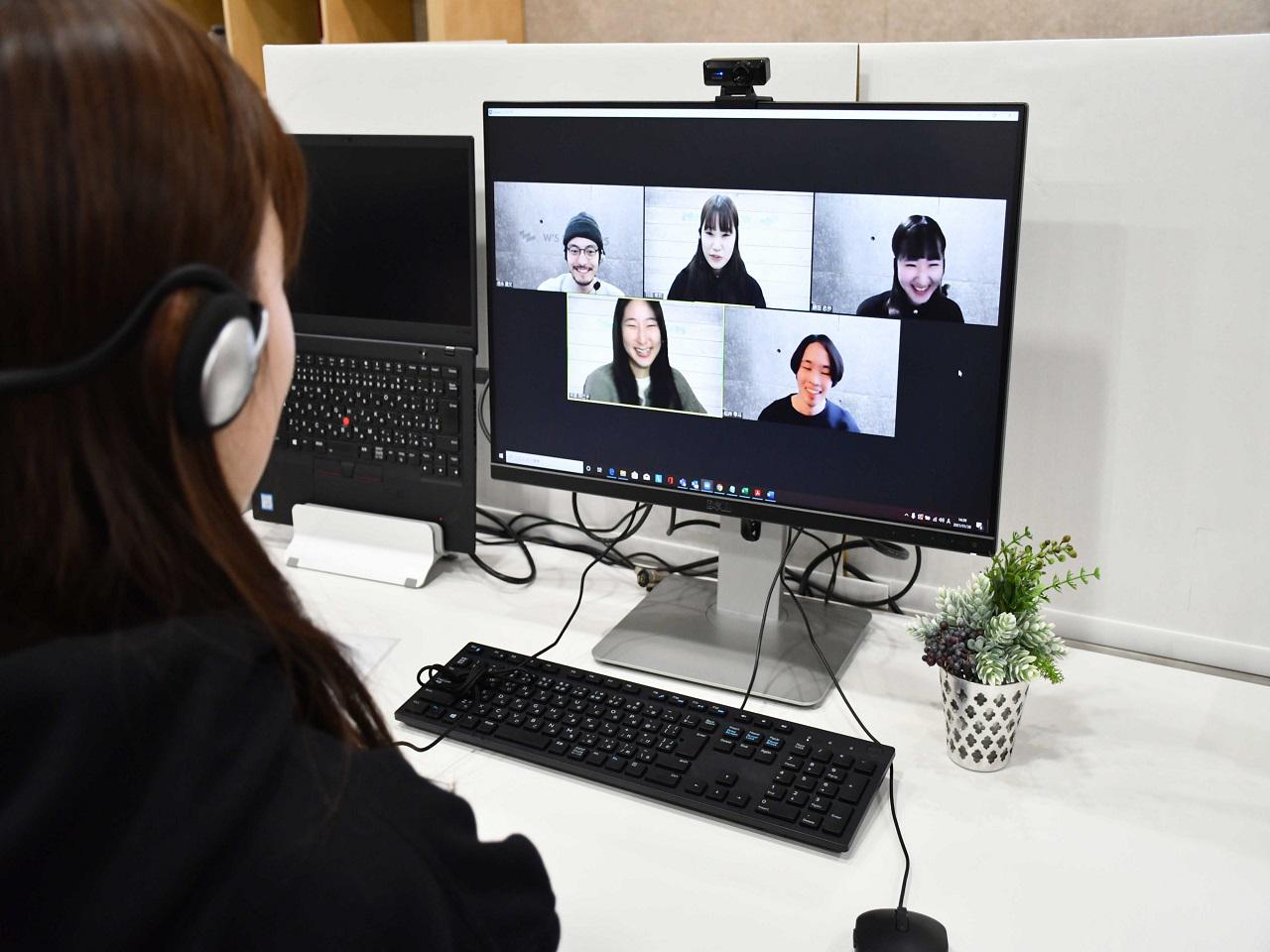 コロナ禍以降においては引き続きテレワークは実施している。会議はZoomを使用したオンライン会議が主流だ。