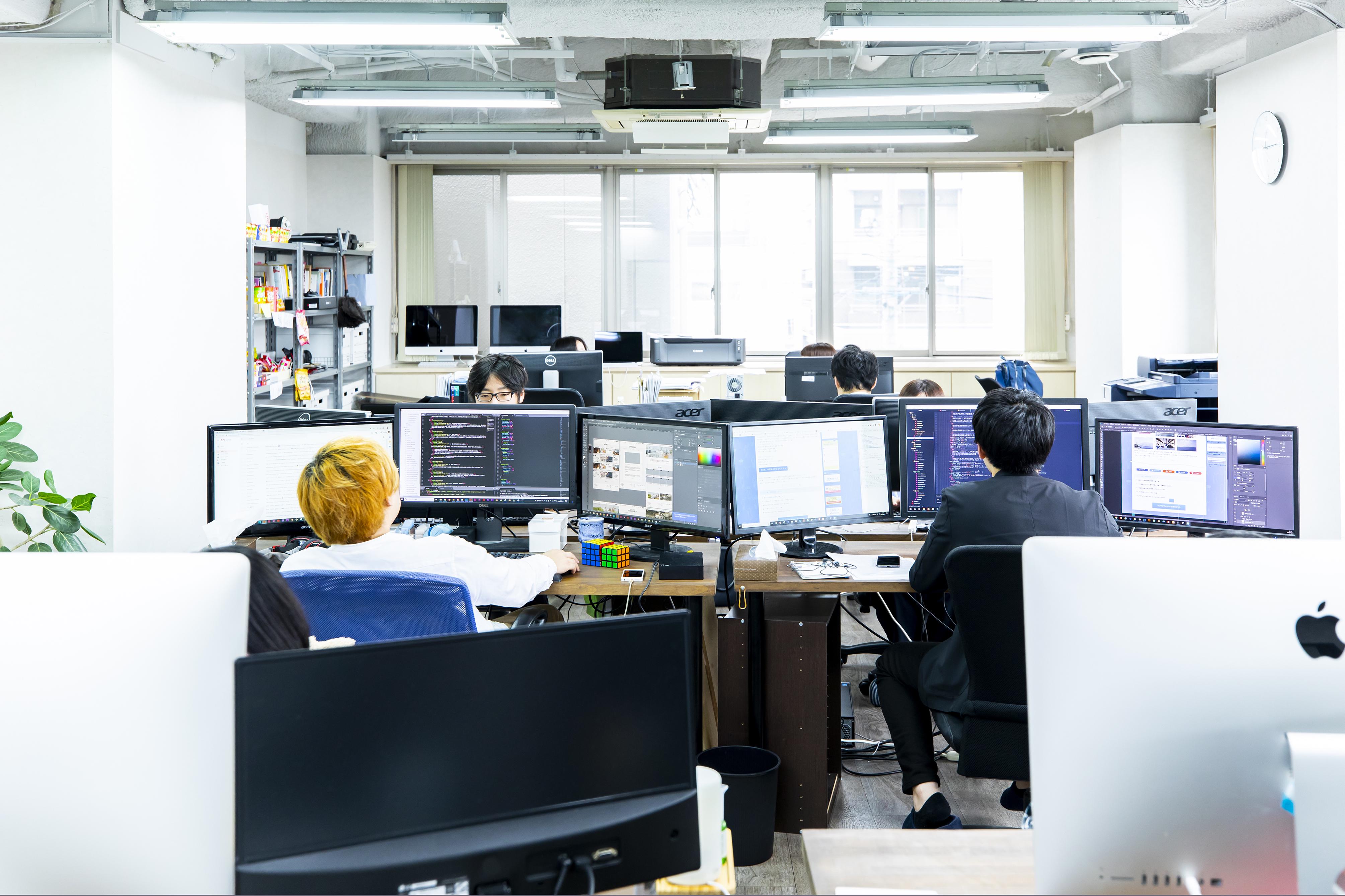 同社は、学歴や年齢、性別にとらわれず、メンバーが自分の実力を試せる環境で働けるように経営努力を続けている。だから、一緒に成長できる仲間、努力や挑戦が好きな「人」を歓迎する。