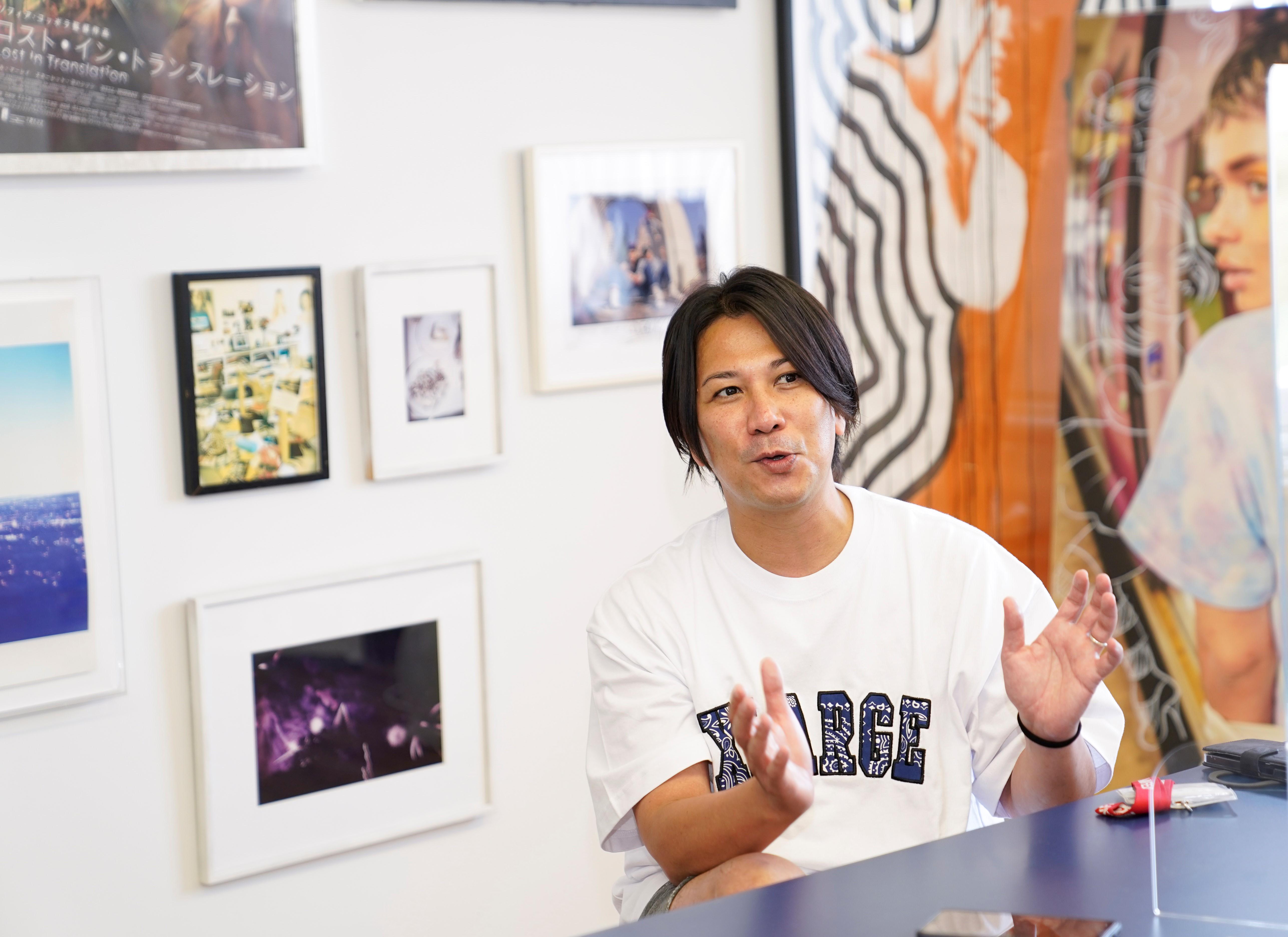 同社は1990年の創業以来30年以上にわたって、ストリートブランドに特化したアパレル企業として成長を続けてきた。