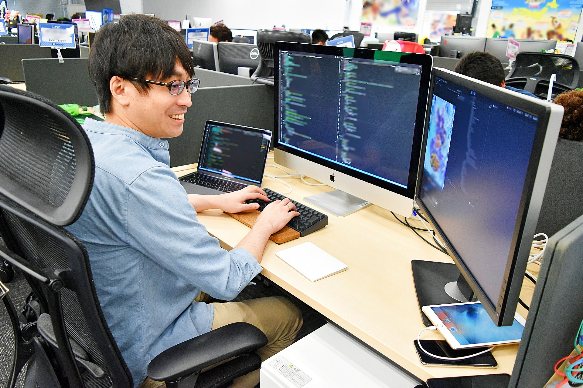 従業員にとっての快適さを追求した環境作りを意識しています（写真はエンジニア）