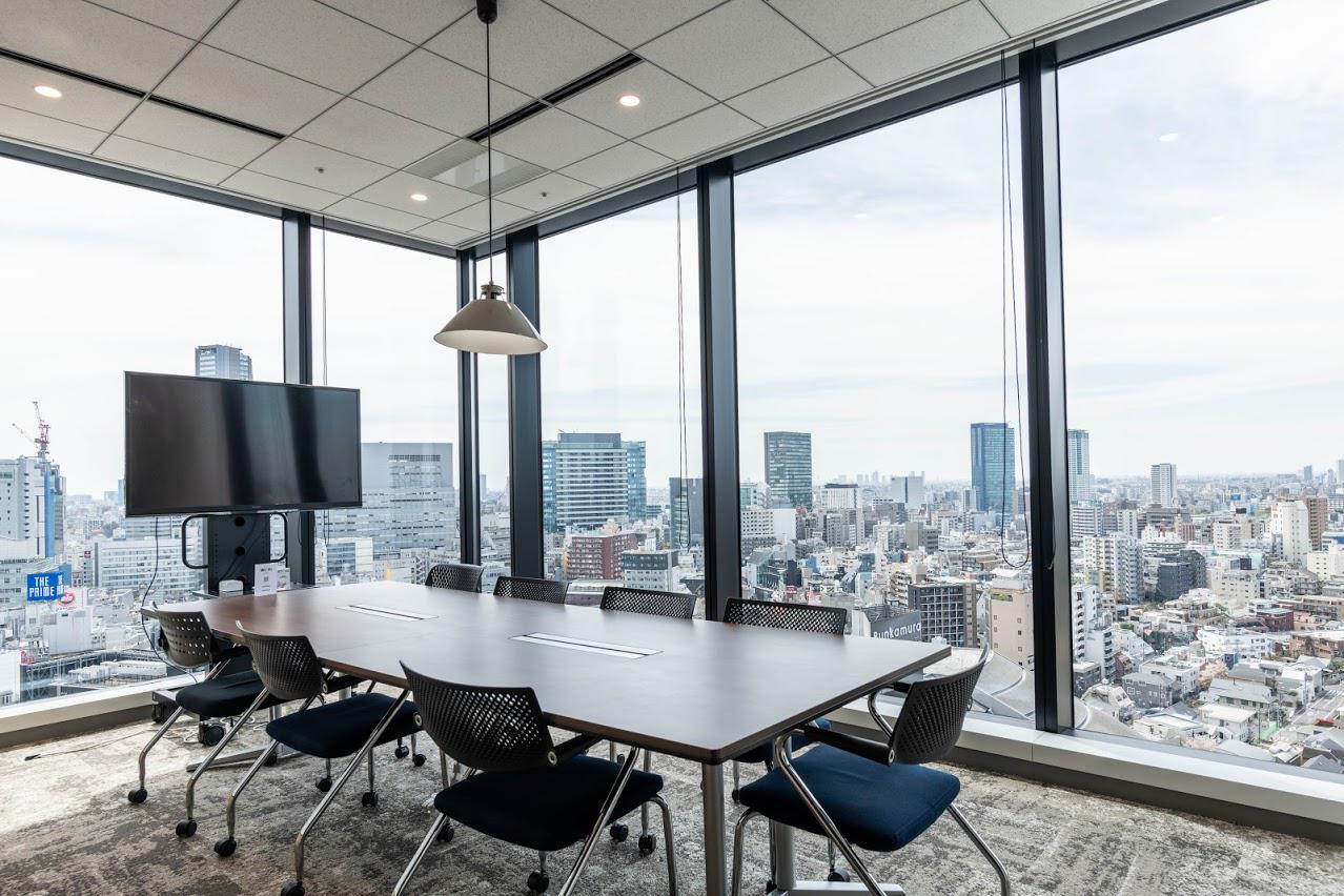 都内を一望できる開放的なスペースで会議運営することができます。