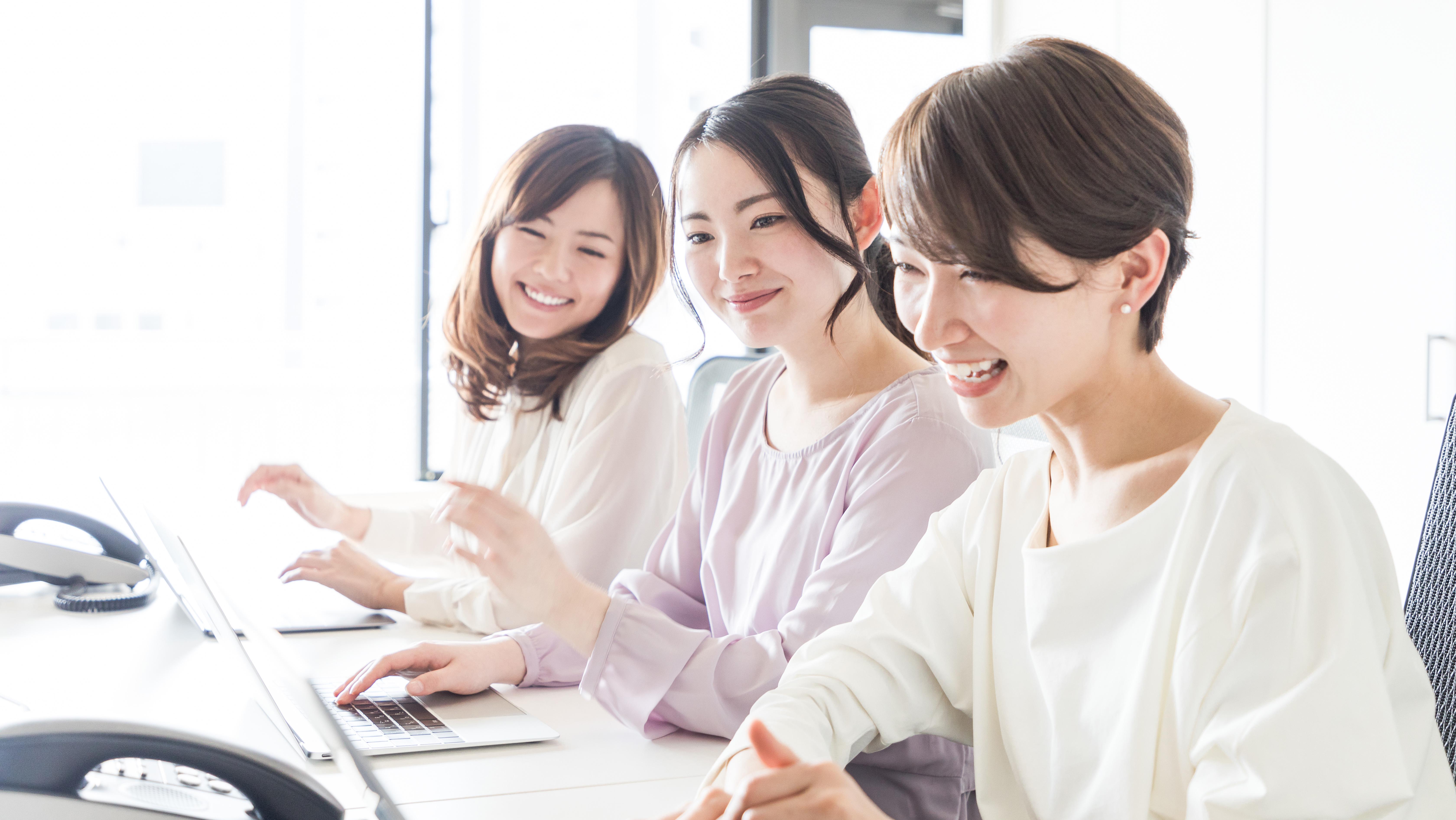 社員同士の関係性も良好だ。普段はお客様先に常駐しているが、顔を合わせると和やかな雰囲気になるようだ。