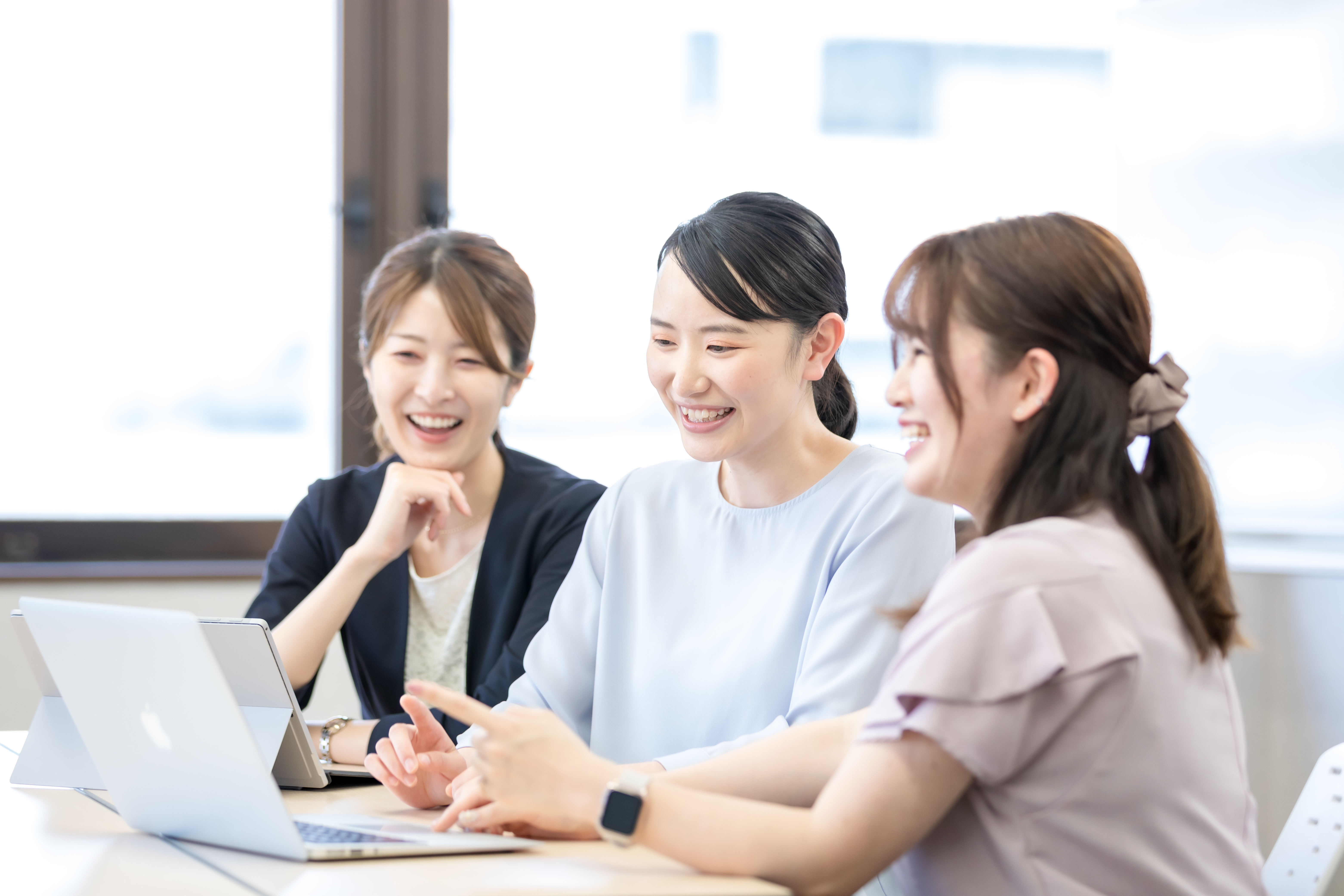自社運営サービスは首都圏の教育関係者の間で圧倒的な知名度がある日本最大級の教育・受験サイト。サイトは全て内製で開発しています。