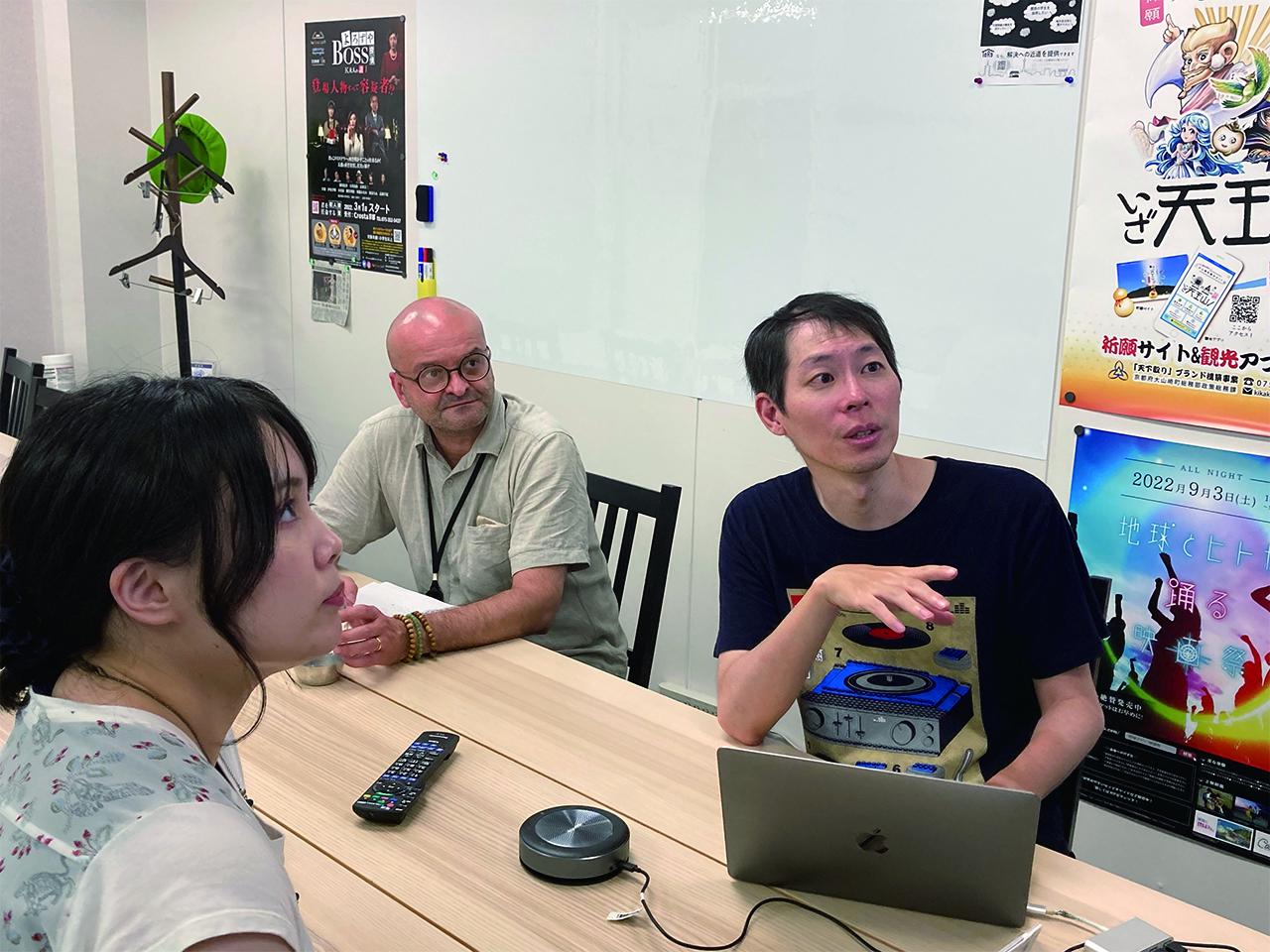 採用自体も全社プロジェクトに。
全員でサポートしつつ、若手メンバーを中心として採用活動を行っています。