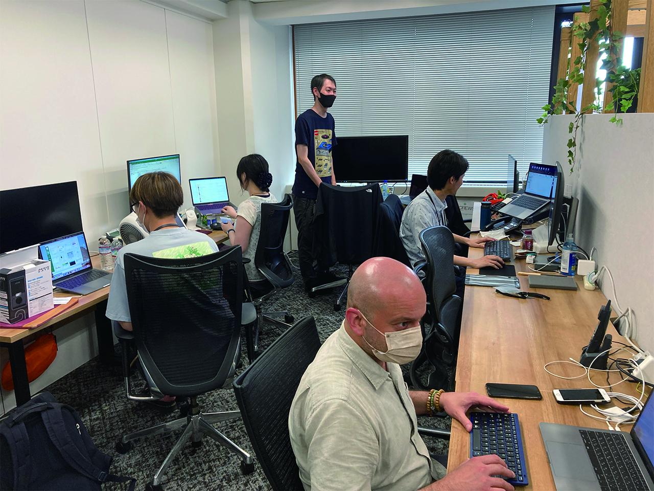 同社は、京都と横浜の二拠点体制で、東京のクライアントへの開発体制を構築している。