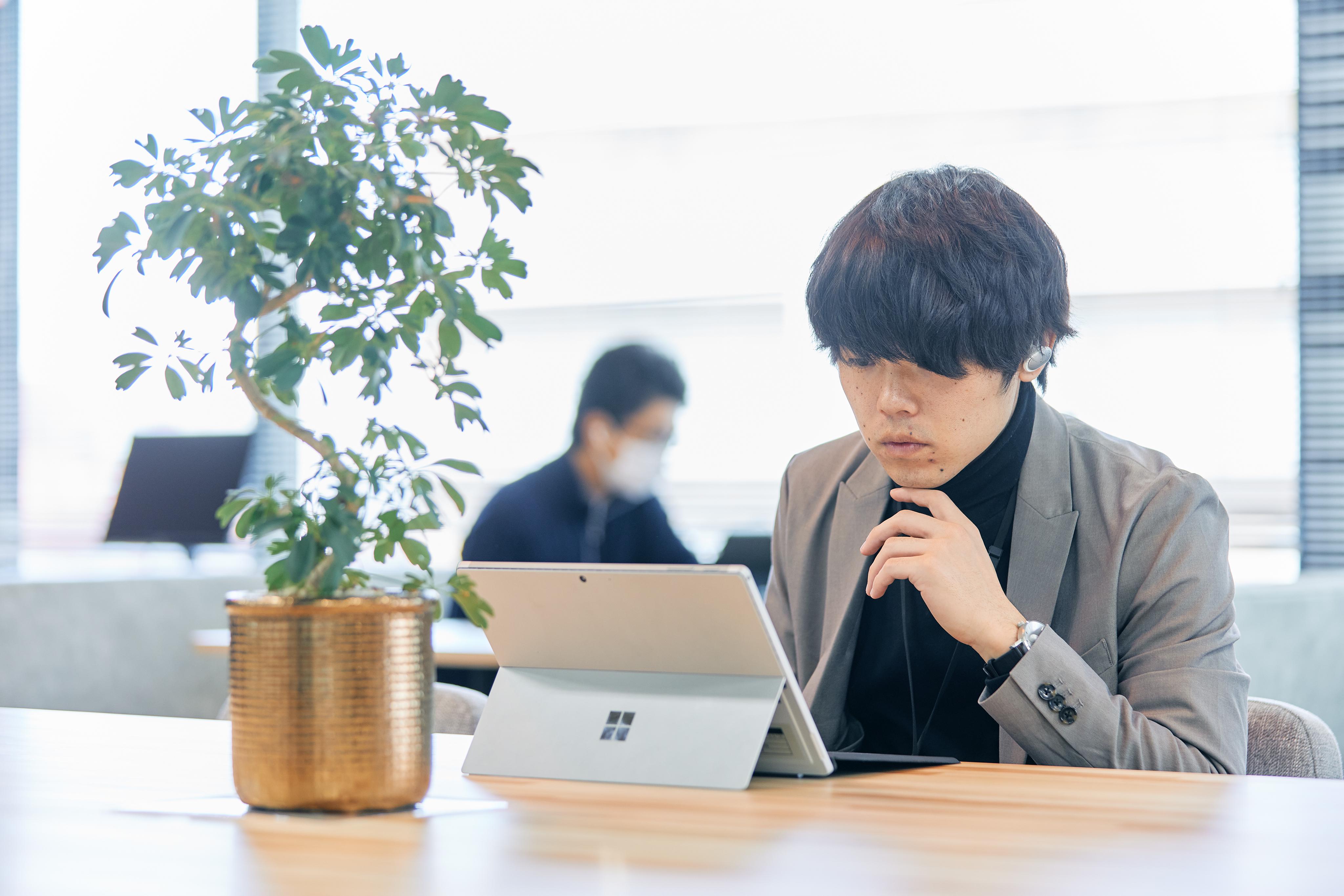 同社はAIに関するビジネスデザインからサービス開発まで、トータルに手掛けるスタートアップだ。