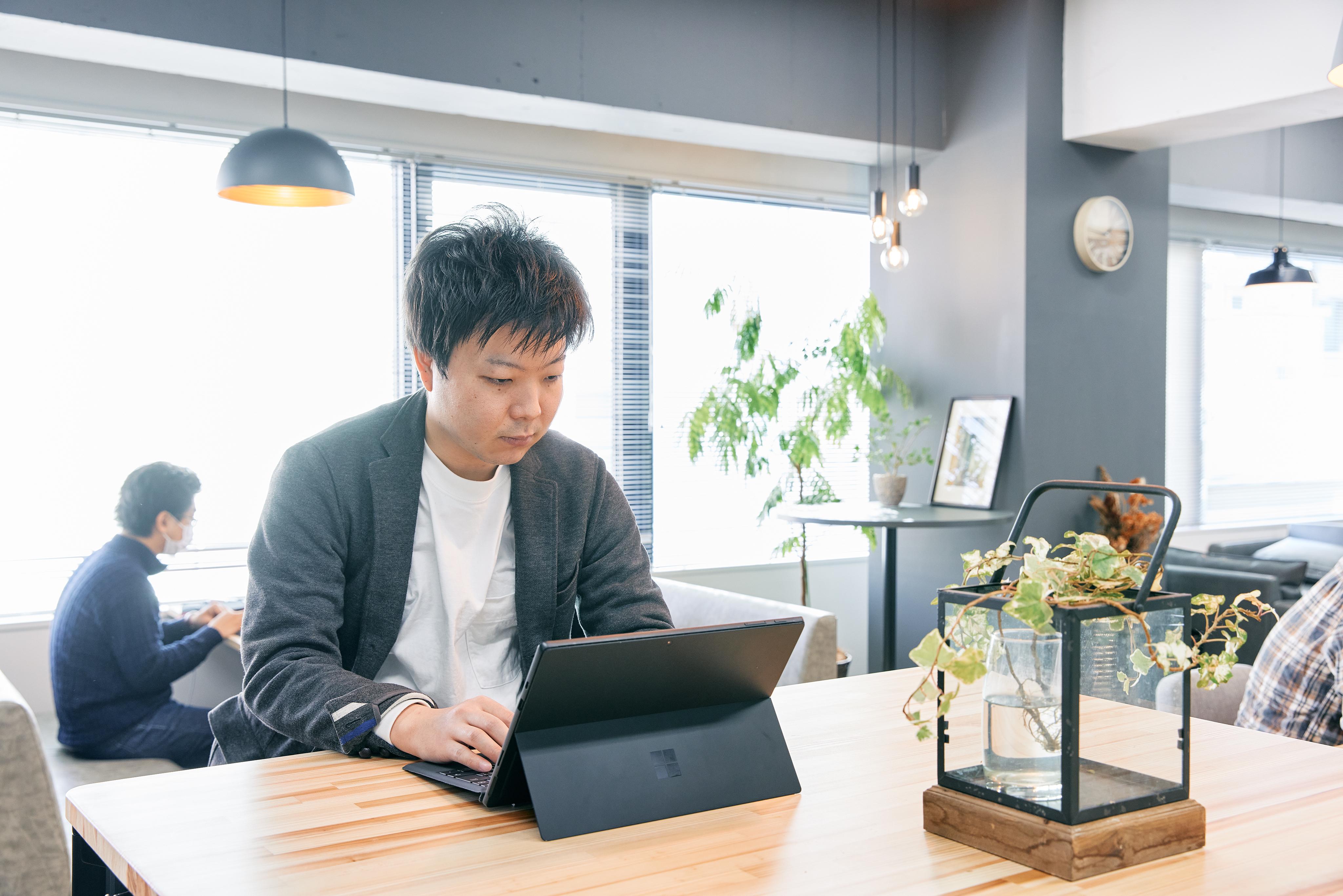 「世の中に価値あるものを生み出し、それを浸透させる」という目的に対して、年齢や役職を問わず、自由闊達に意見をぶつけあえる文化だ。