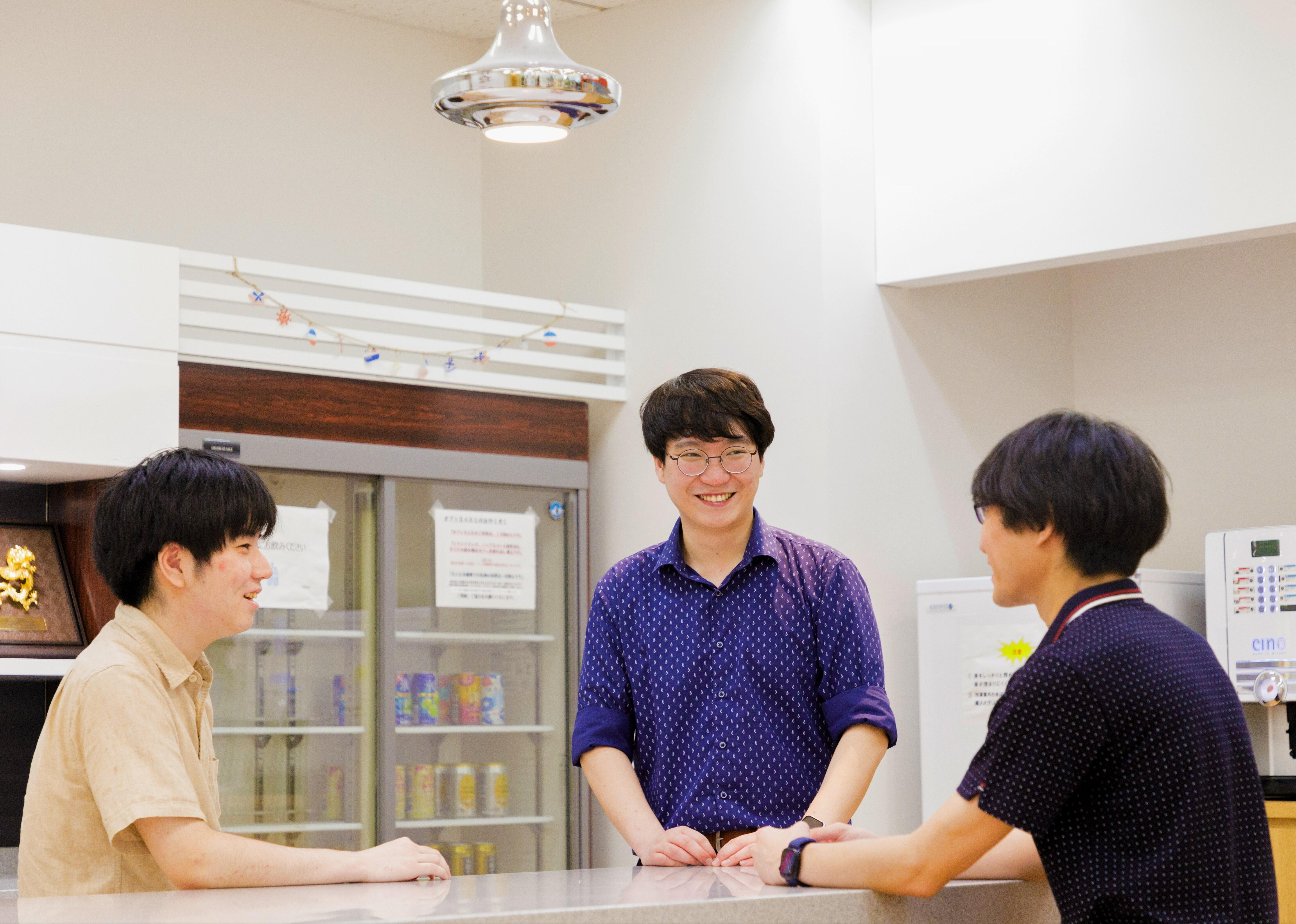 社員同士の交流が盛んなのは、年齢や経験年数等関係なくフラットに付き合える社風も関係しています。経営層もメンバーと積極的にコミュニケーションを取っており、社内制度等、何かを決める時もメンバーから意見を募っています。