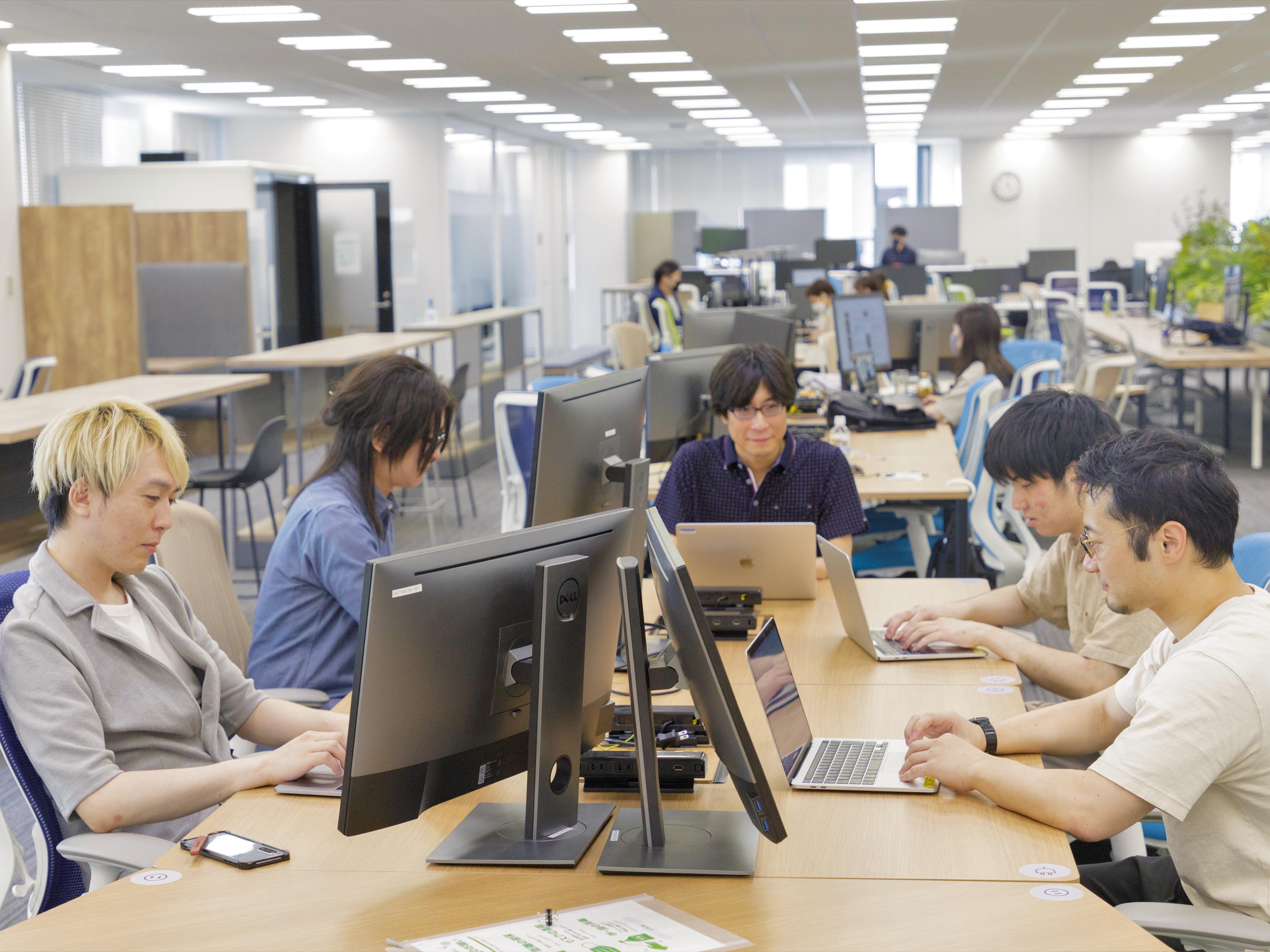 その理由ともなるのが、エンジニア一人一人の持つスキルの高さと、チームで開発することによる安定した技術力と言えるでしょう。