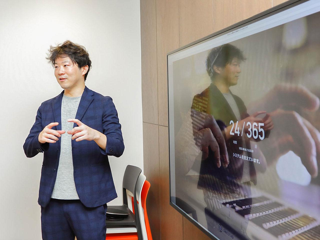 国内シェアNo.1の『BIZTEL』は、大手製薬会社や保険会社等も採用するほど信頼度の高いサービス。世情に求められるシステムを手掛けることは、高いモチベーションを感じられるそうだ。（部長：武田）