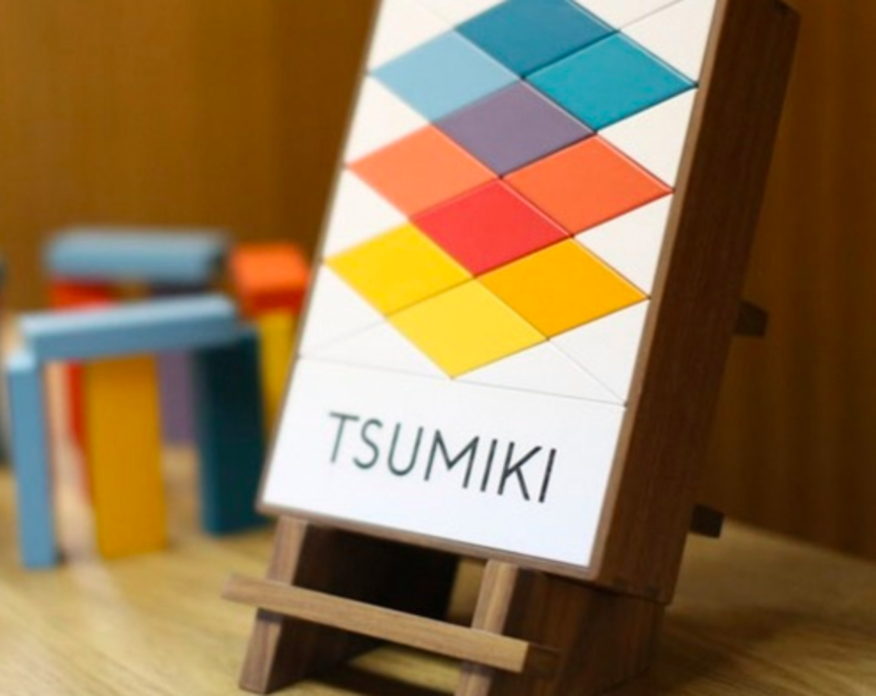 「つみき」という社名のもとに、デジタルでありながらアナログ感のある手触りや子どものような遊び心を大切にしています。