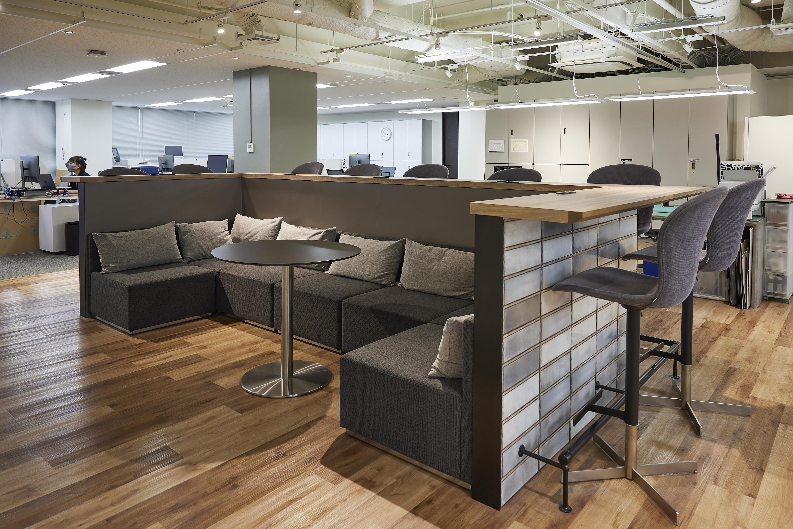 よりクリエイティブな発想が生まれるように拠点やオフィス環境にも力を入れています。