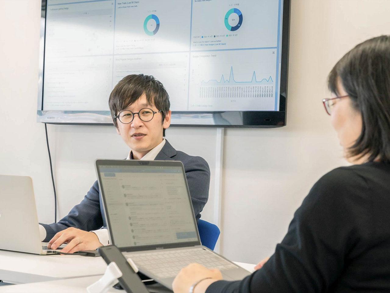 システム開発会社でありながら、ベンチャーマインドを持った、アウトプットとスピードを重視するワークスタイルだ。