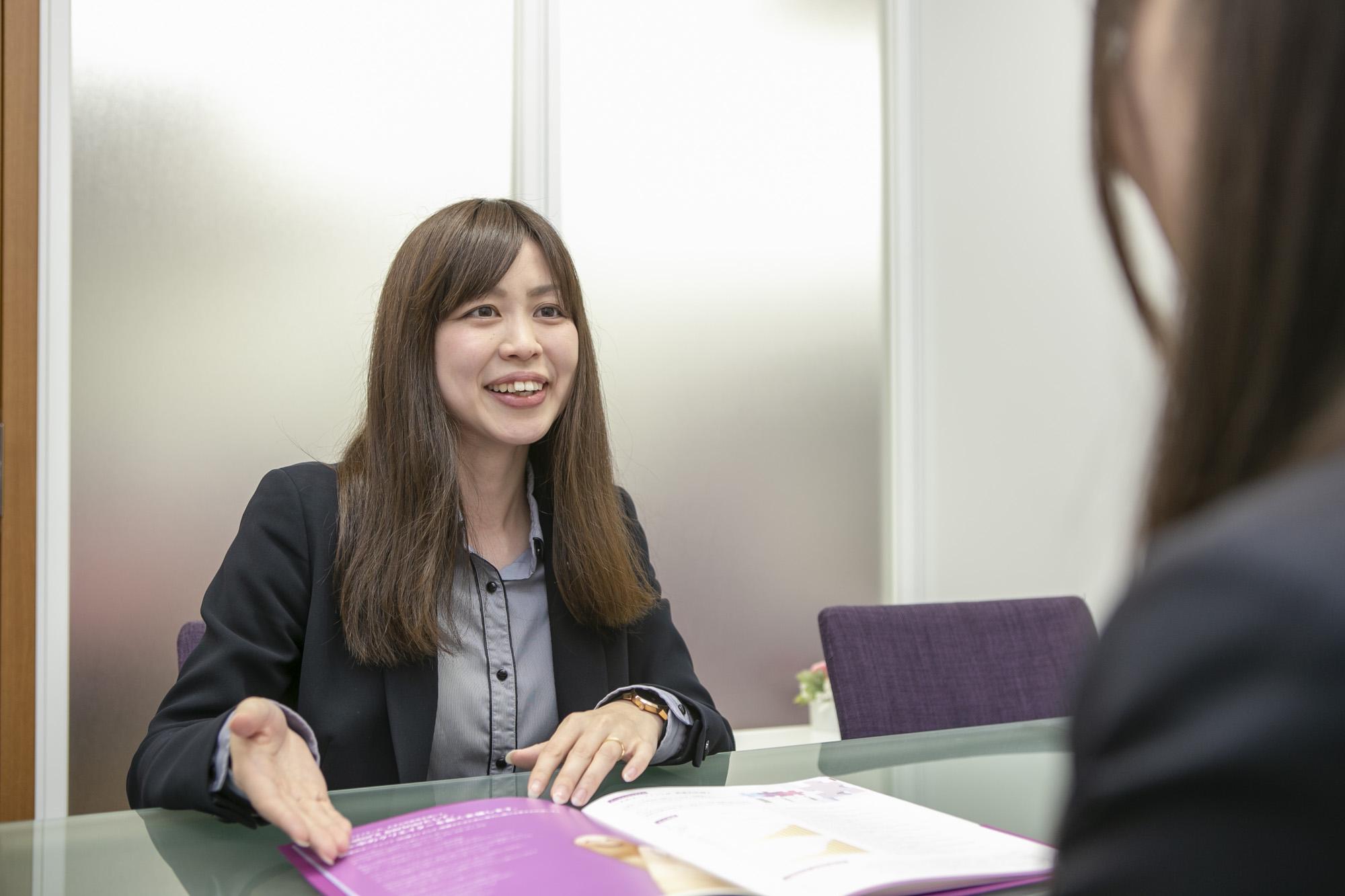 「エージェント」と呼ばれる営業担当が各クライアントを訪問。人材業界で働く喜びを一人ひとりが感じている。