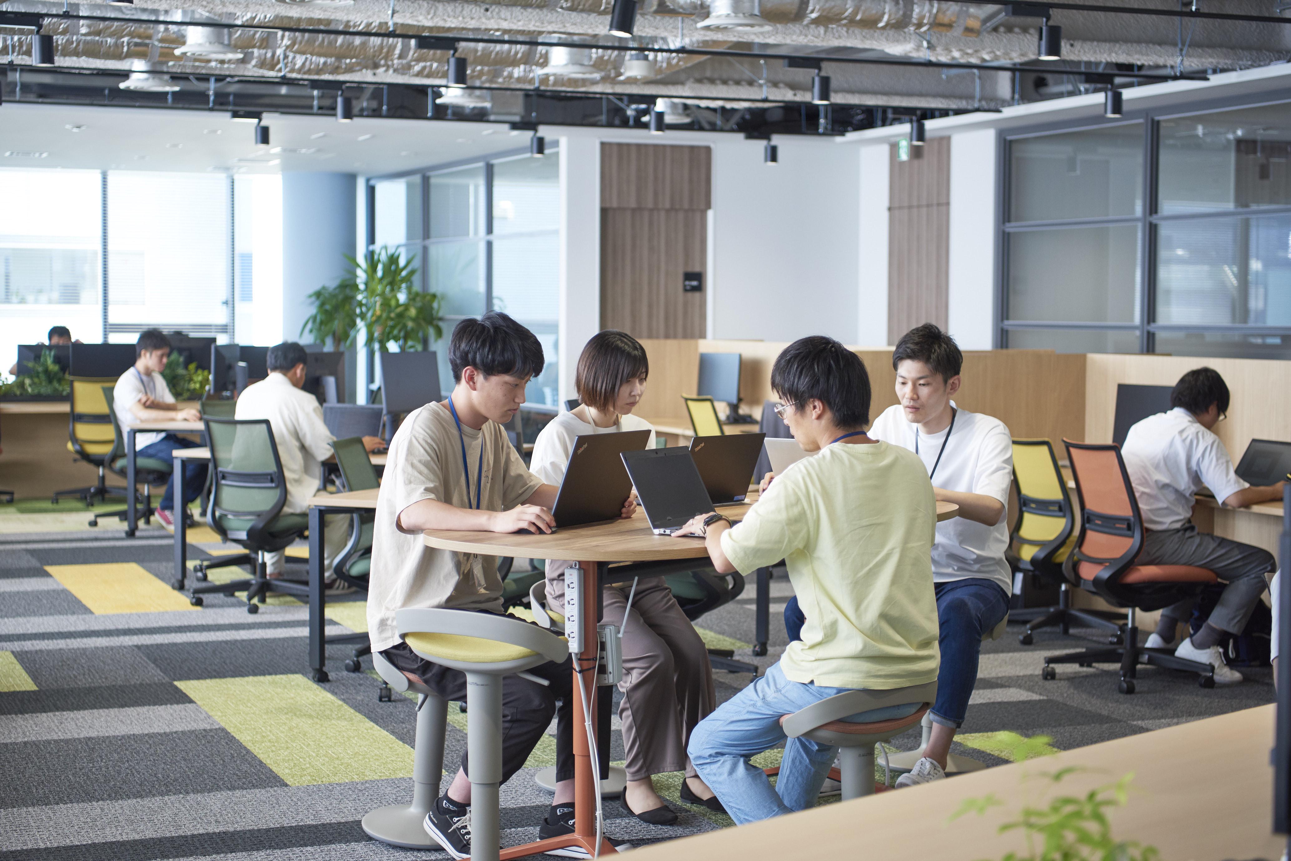 システム導入から運用までのトータルサポートを行い、県内はもとより県外の地方自治体向けに多くのソリューションを提供している。