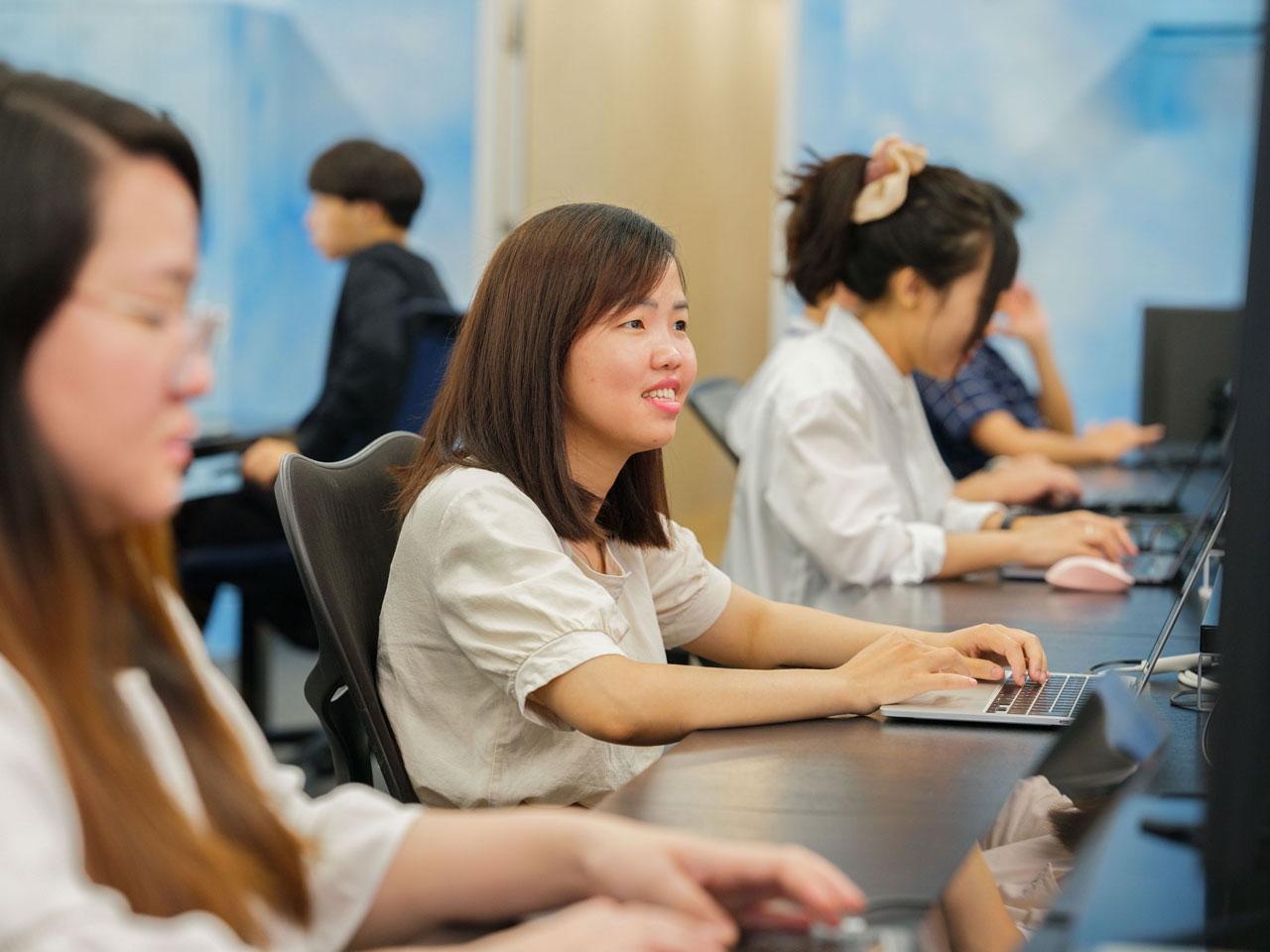 備品を一元管理する『備品管理クラウド』と契約書を一元管理する『どこでも契約書クラウド』。