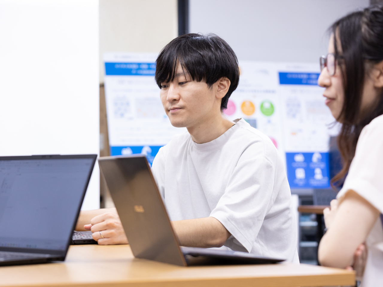 遊ぶ時には遊び、休む時には休むというメリハリのある仕事スタイルが叶うこともあり、「働く上でのストレスが少ない」と社員は口を揃える。