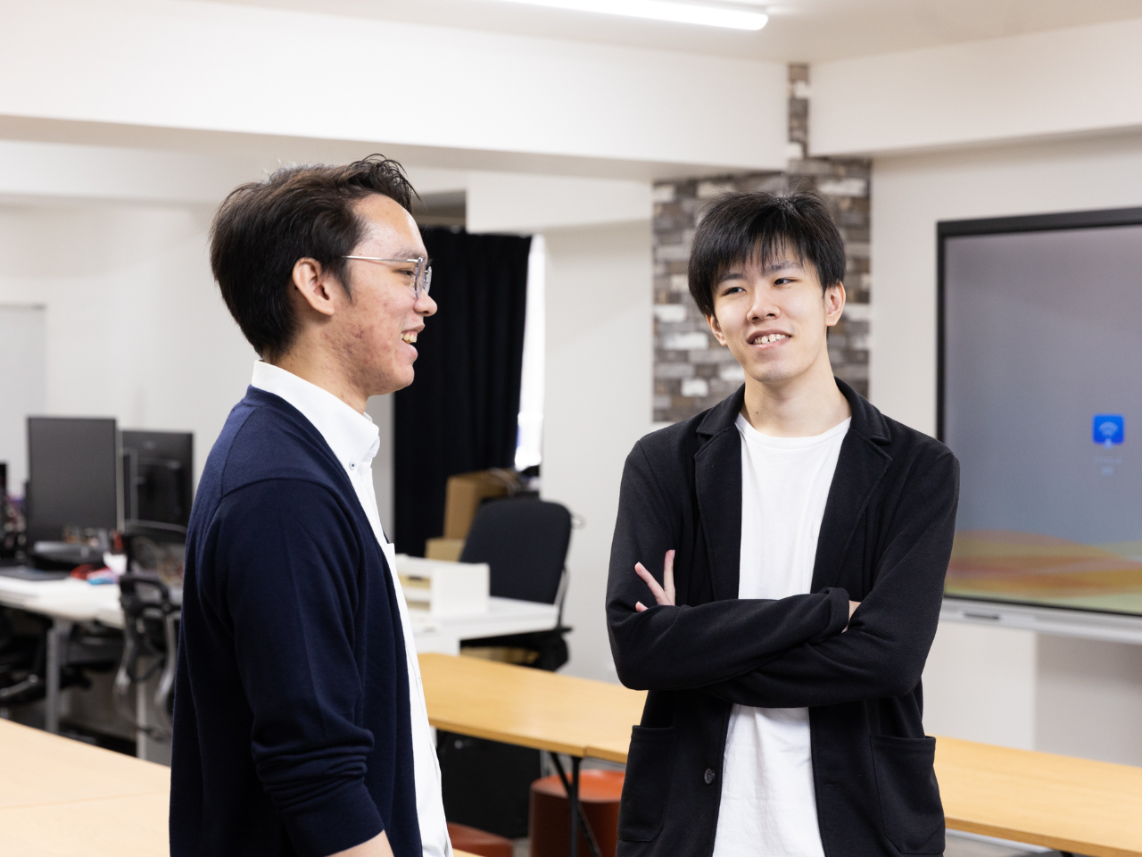 会社カルチャーとしては裁量を持ってリーダーシップを発揮しながら、チームワークを大事にする風土だ。困っている人がいれば手を差し伸べることが自然に行われる。