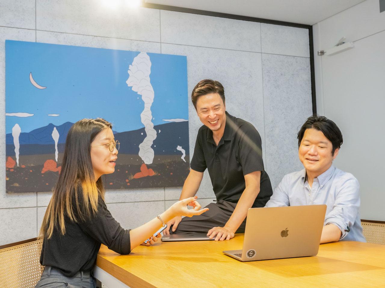 同社のグローバル本社は、韓国でインテリアに特化したアプリ『Ohouse』によって、コミュニティ・ストア・リノベーション・配送等、トータルでサービスを提供している。