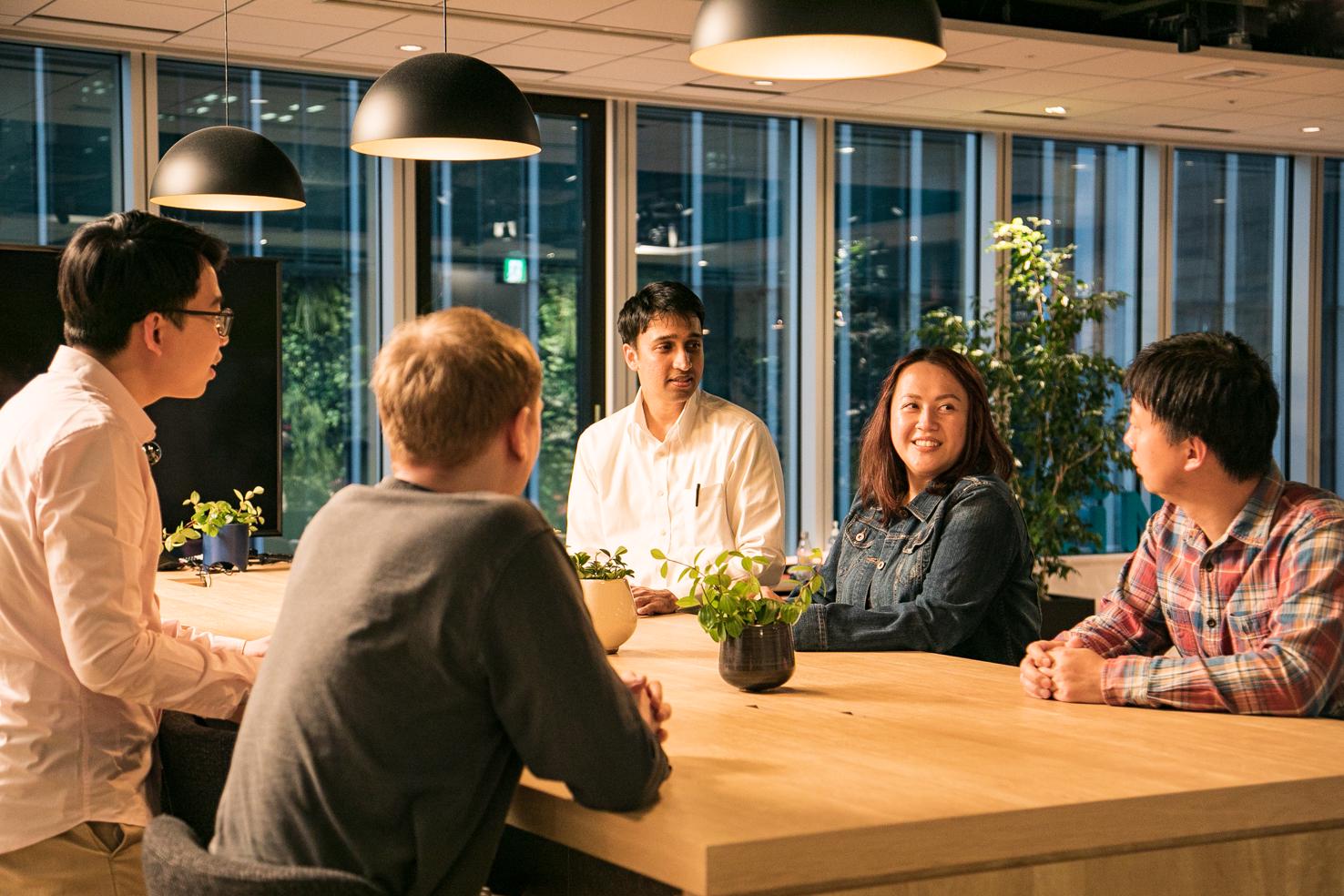 ヨーロッパ・アジア市場では『KINTO ONE』をはじめ、法人向け乗り合いサービス『KINTO JOIN』、数年で複数台の新車に乗り換えられる『KINTO FLEX』を提供。