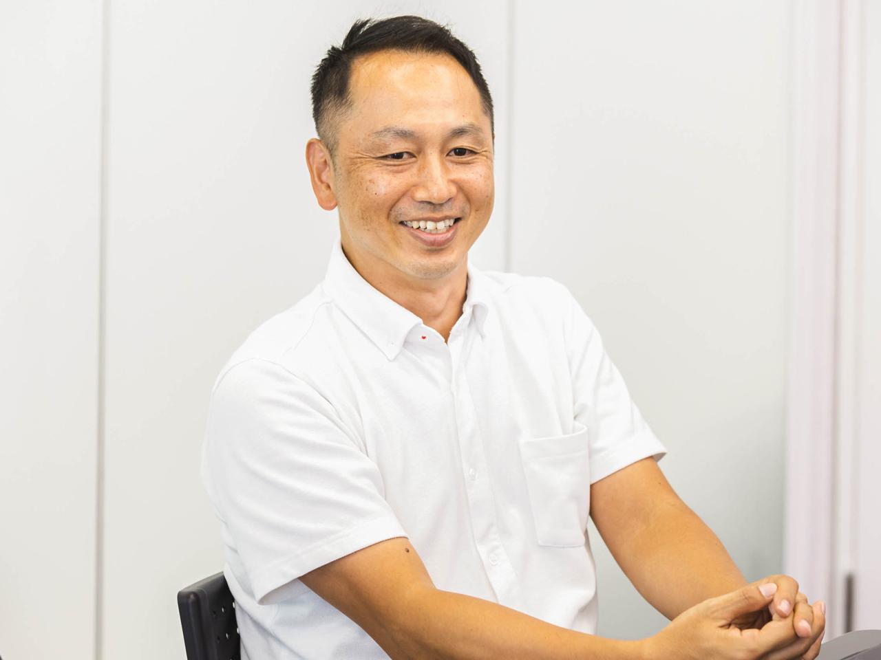 名古屋商科大学大学院（MBA・AACSB&AMBA認証）修了。1997年株式会社大塚商会へ入社にて営業職に従事。2009年より10年間医療介護向けの本部プロジェクトに参画。2020年よりエコナビスタに営業部部長として参画し、2022年に当社取締役、2025年に代表取締役社長に就任。「ライフリズムナビ」の責任者として、さらなる事業拡大を目指す。
