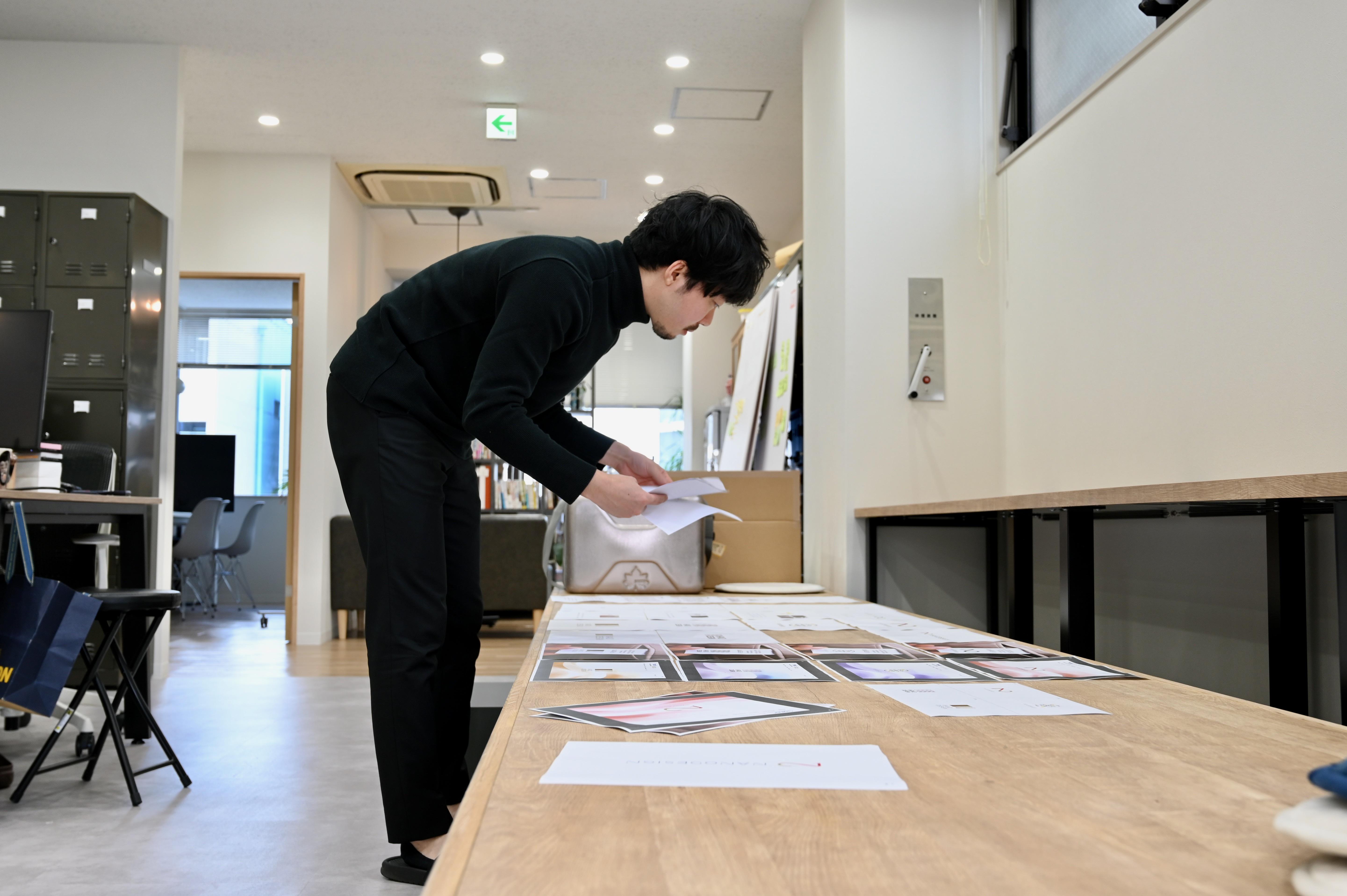 美大出身の若手クリエイターや様々なバックグラウンドを持ったプロデューサーが在籍し、活躍している。