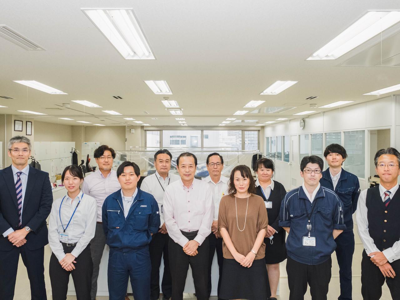 しかし2020年までは業績向上をより重視し、成果主義による人事評価を行ってきた。これを2020年に改め、行動評価も取り入れる新人事制度に一新。テーマは「成長し続ける」だ。