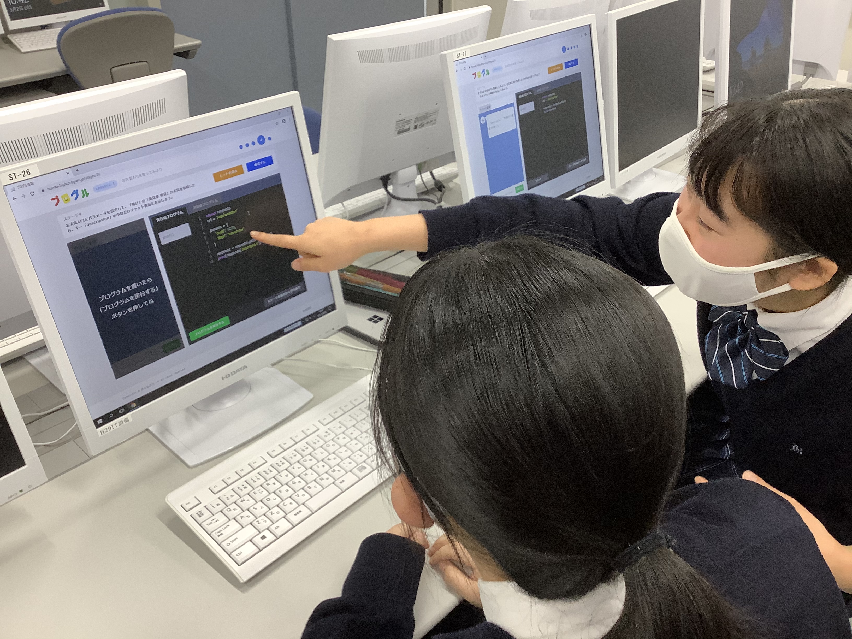 小学校の教員育成では、42都道府県50都市で育成研修を実施。独自プロダクトである『プログル』シリーズは100万UUを獲得する等、高い評価を得ている。
