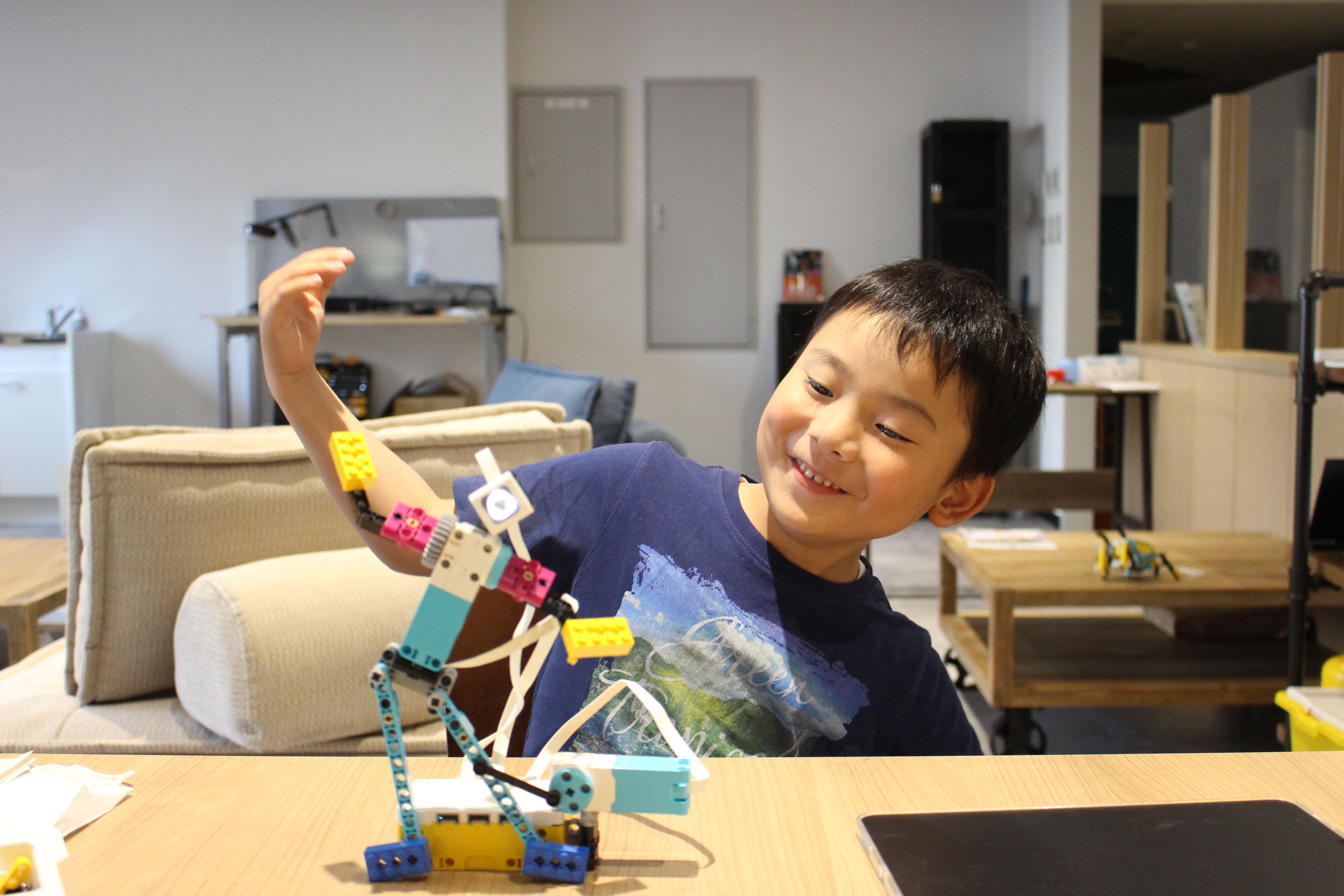 同社は、公教育におけるテクノロジー教育支援で、大きな実績と影響力を発揮している。