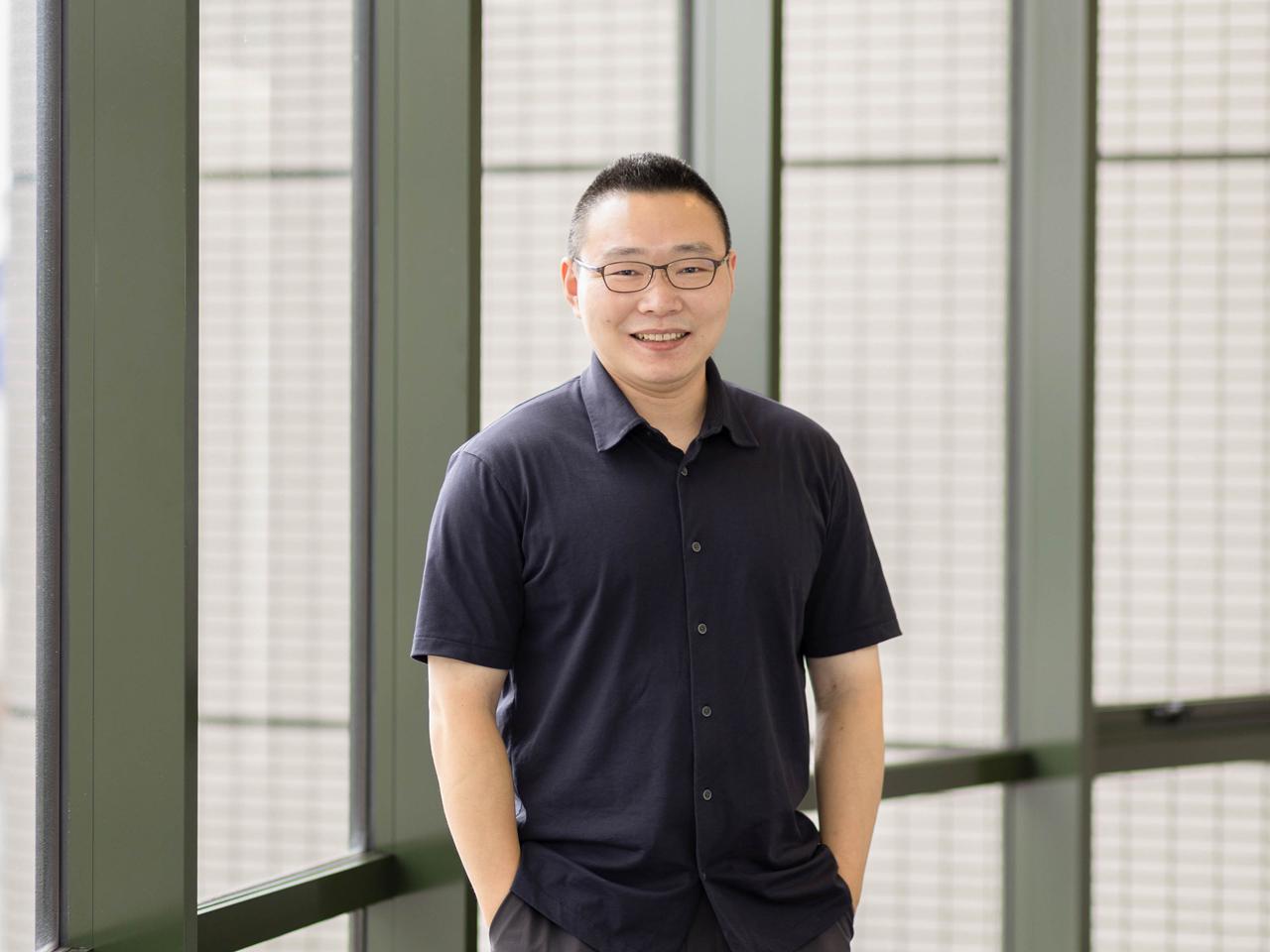 全ての全国紙をはじめ、大手出版社等を顧客とするメディア向け事業、あらゆる業界に向けた受託開発およびSESを手掛けるプロフェッショナルサービス事業、新規事業探索として、自社プロダクトの開発を手掛けるプロダクト事業、越境ECプラットフォーム『ezOrder』を提供する越境EC事業を展開。