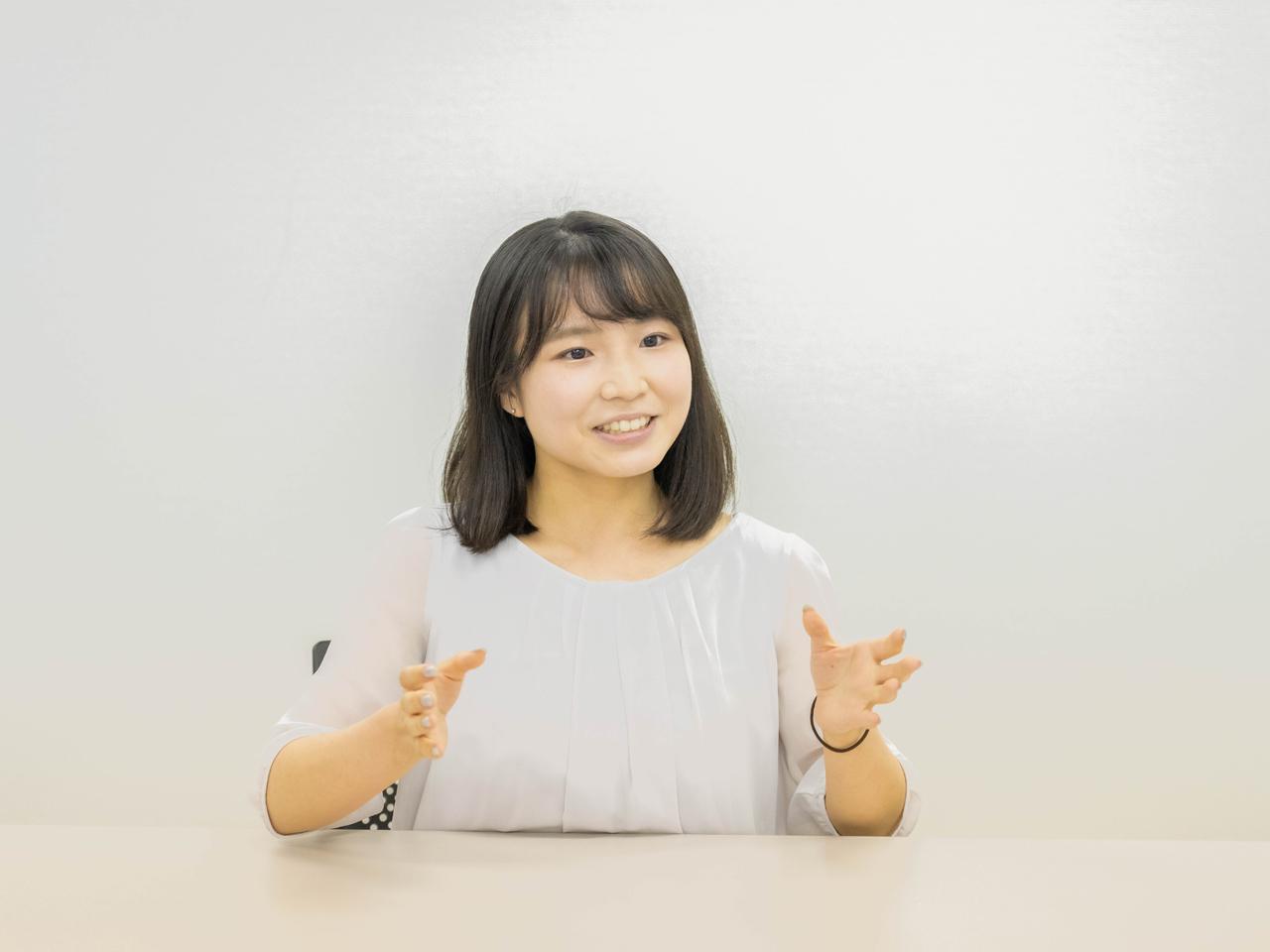 在宅勤務や特定のメンバーに負荷が集中しない管理体制、1分単位での残業代支給、健康診断オプション費用の補助、奨学金を返済する社員への一部負担、一人暮らしを始めるに当たり資金面での支援を行う等、枚挙にいとまがない。