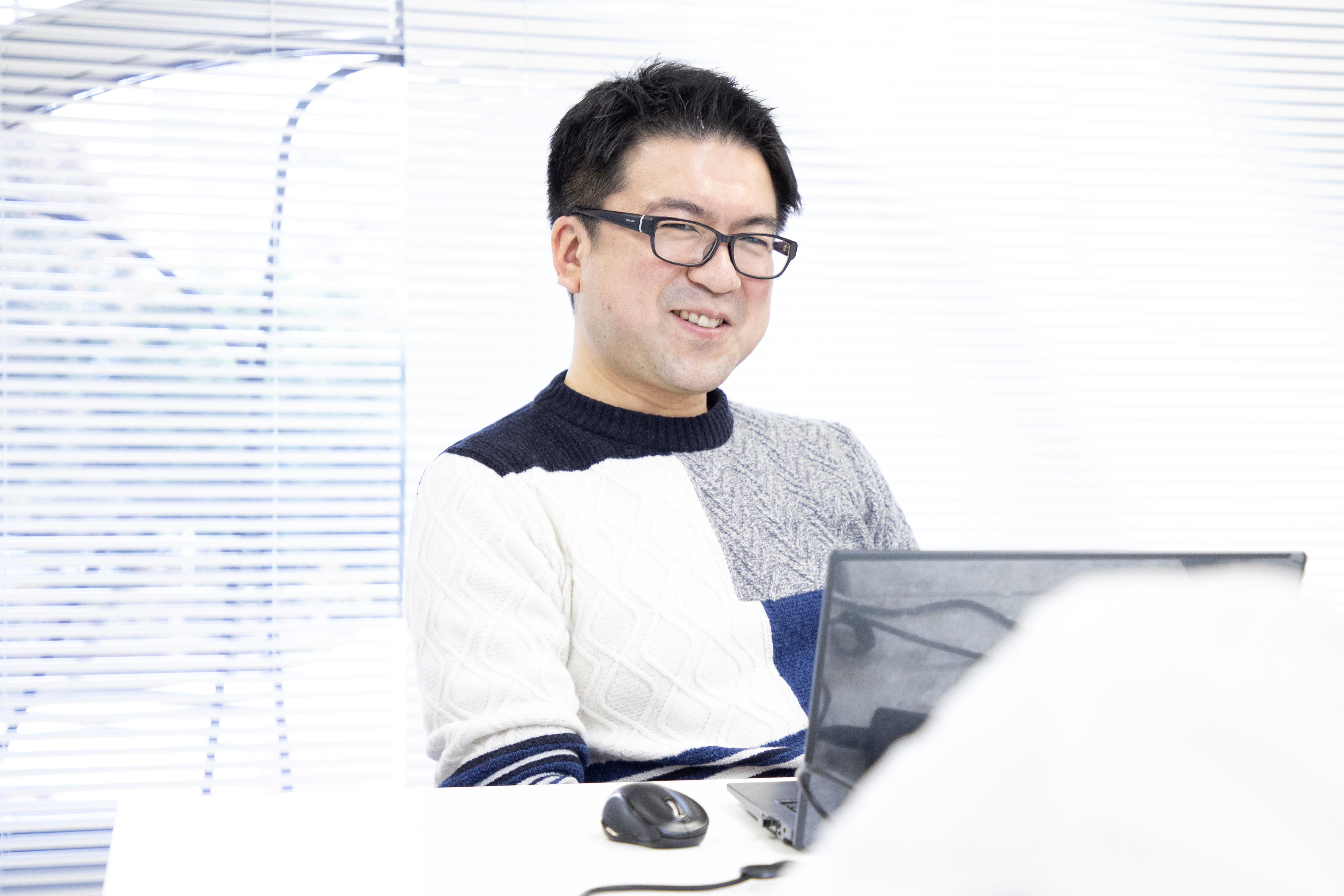 同社の最大の特徴は、社員一人ひとりが理想のキャリアプランを実現できる環境だ。個々のキャリアプランに合った案件を複数提示し、本人の意向を尊重して決定。