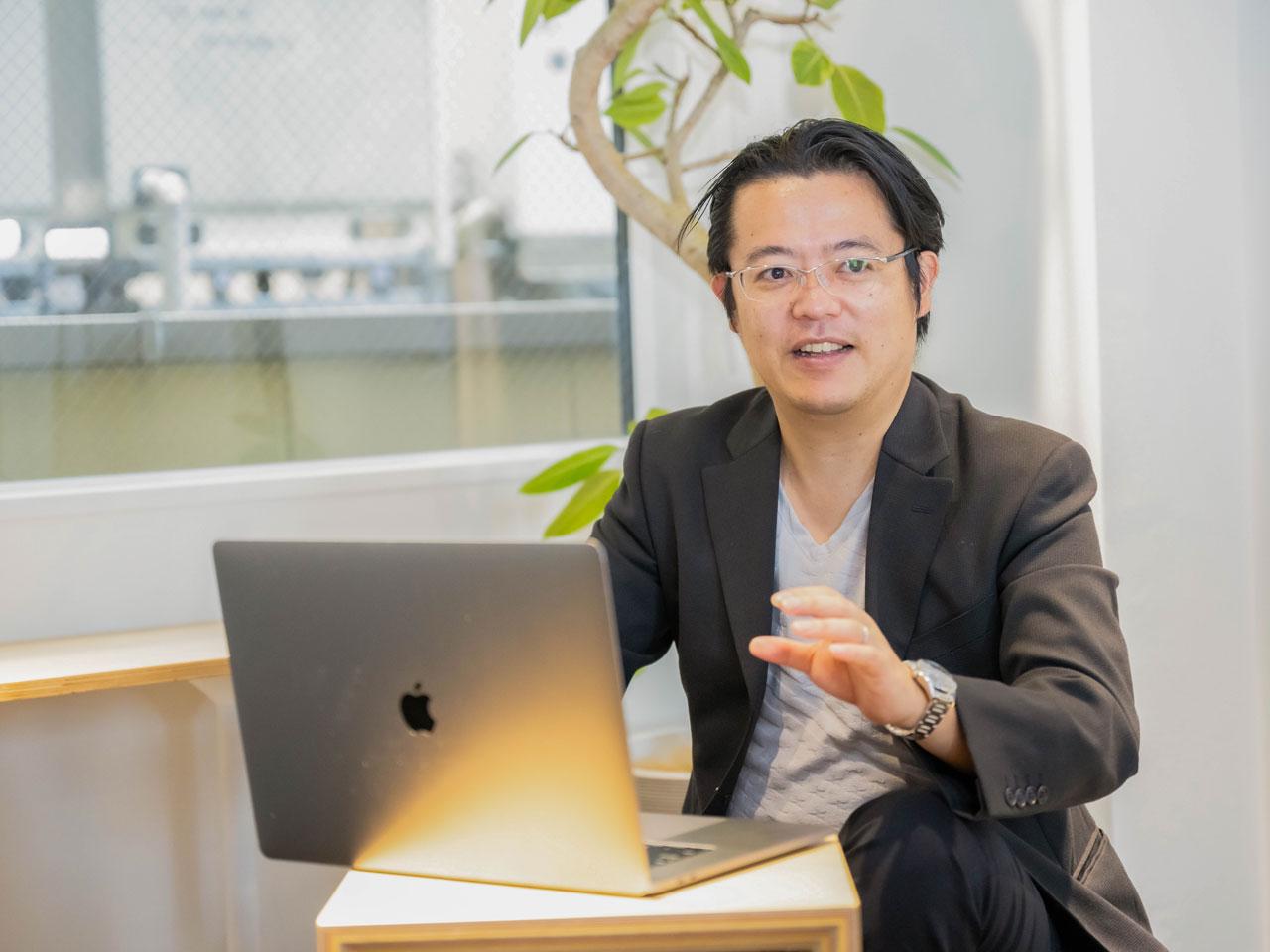 「クリエイター、モノづくりをする人がコアとなる会社」を目指し、現在は主に交通系等に分野で大規模な受託開発案件を手掛けている。