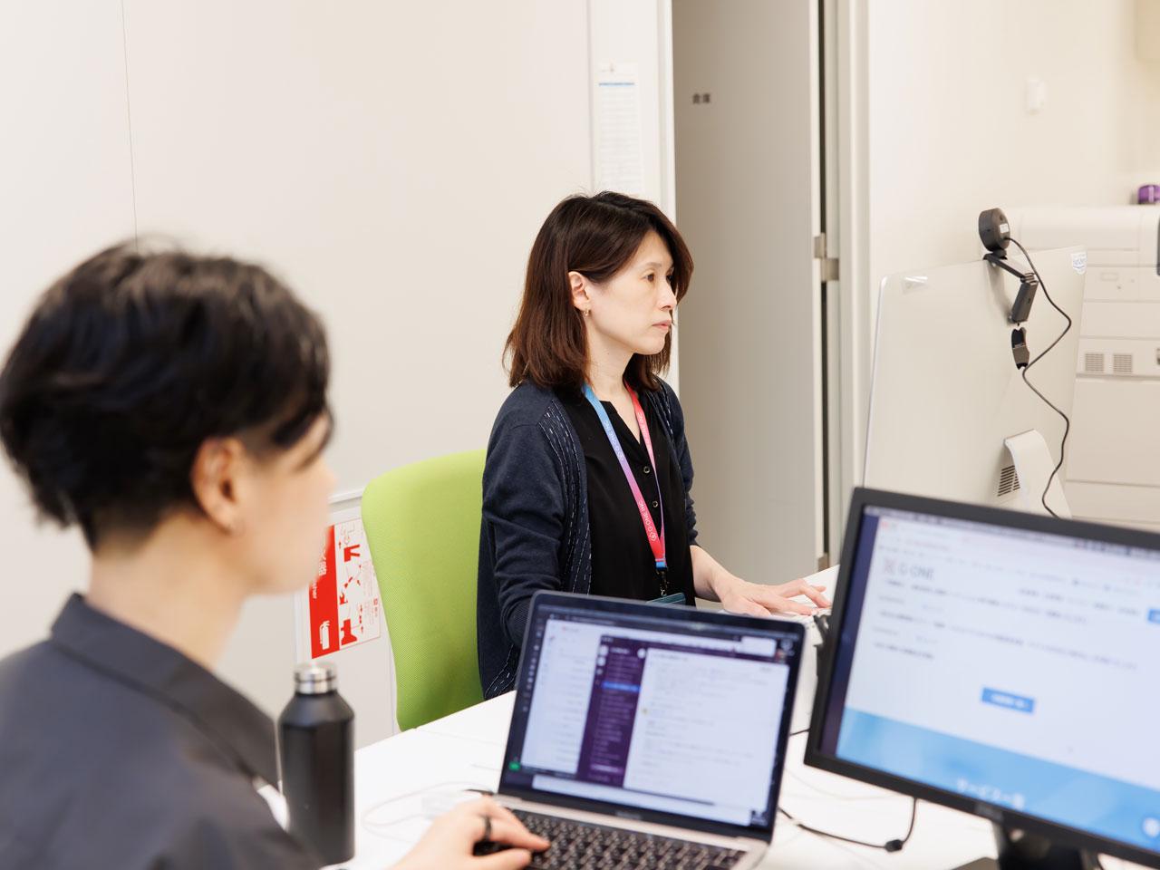 コロナ禍に入ってからの2年間は、既存事業の製薬業界向けWebマーケティング支援事業、新規事業のWeb配信サポート事業が好調で、従業員の数も2倍に増えた。