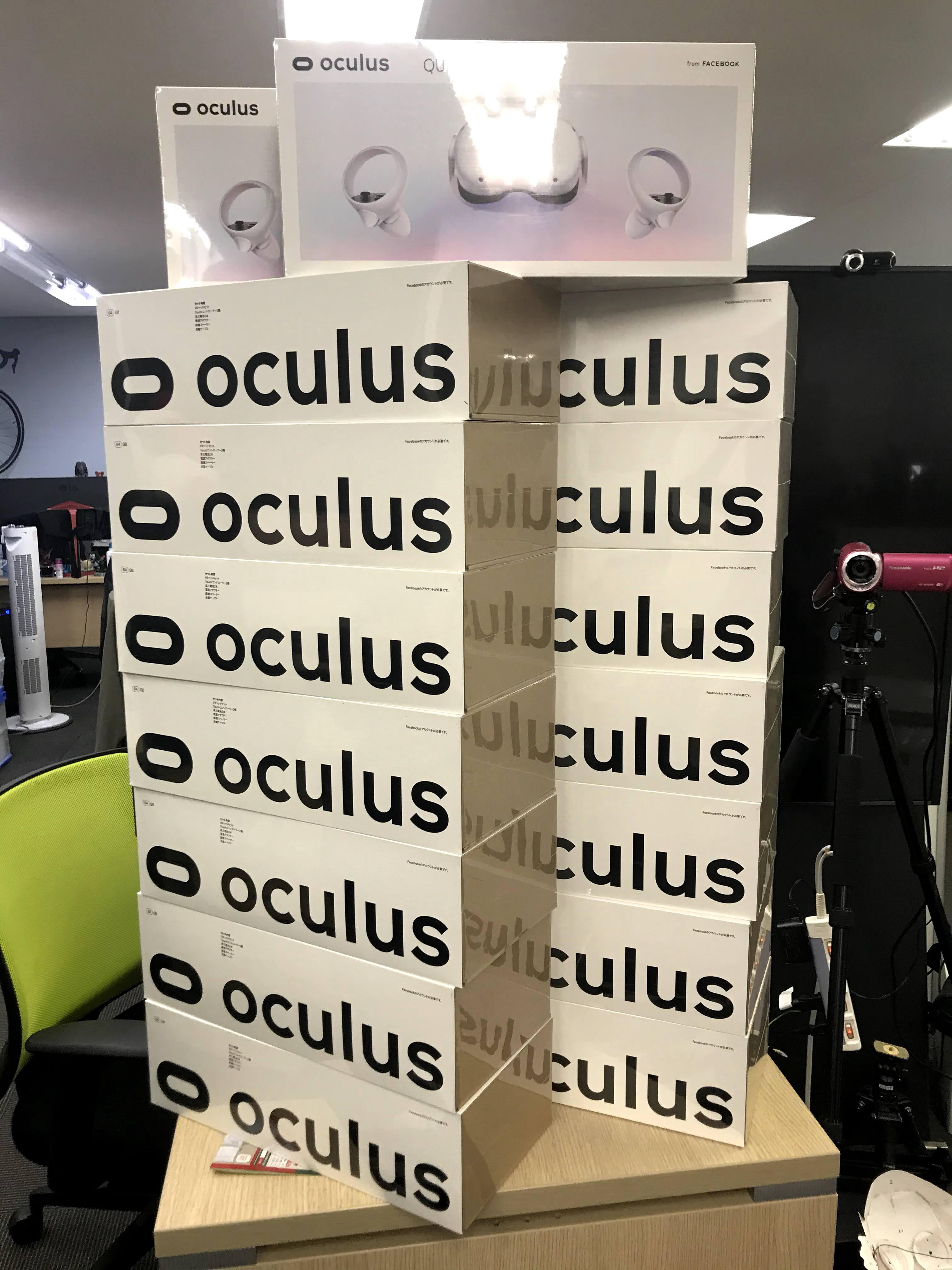 研究開発の一環でGoogle Home、Alexa、Clova、HTC VIVE 、VIVE Pro、Oculus Rift、Oculus Quest2などを社費で購入しており、休憩時間には自由に触れるようにしています。