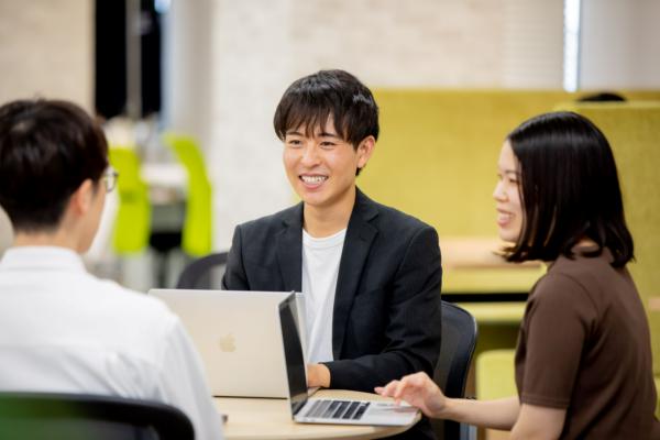 募集している求人：圧倒的な競合優位性を持つHRテック就活サービス「OfferBox」運営企業【アカウントセールス｜グロース市場上場企業】/既存顧客の採用成功に向けて伴走するカスタマーサクセスを募集！＜フルフレックス＞