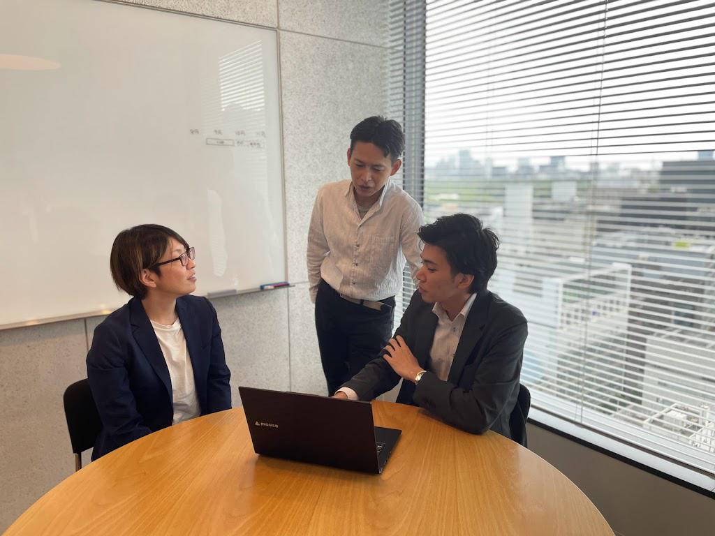 ビューンプロパー社員も常にスキルアップを目指し仕事に取り組んでいます。入社間もない段階から幅広く業務に関わることができる環境です。