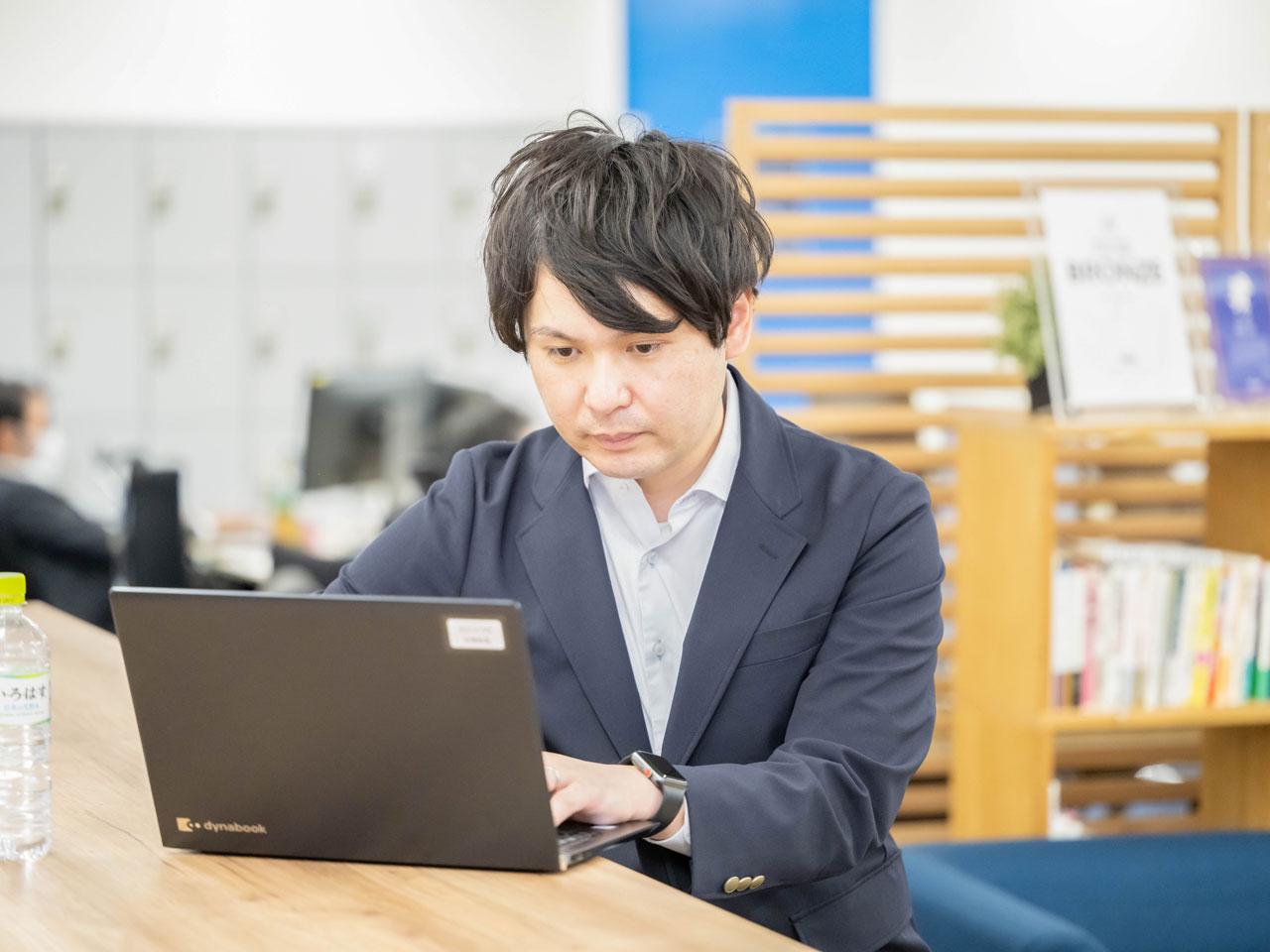 現在同社では、営業本部の体制強化に力を入れて取り組んでいる。同社で営業として活躍する魅力は、ビジネスパーソンとして圧倒的に成長できることだ。