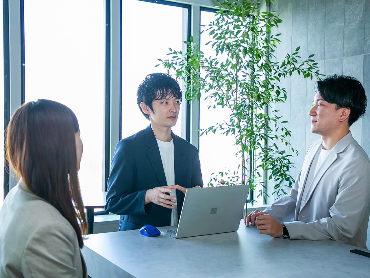 各分野のプロフェッショナルが集まり、ハイレベルなディスカッションが繰り広げられる。