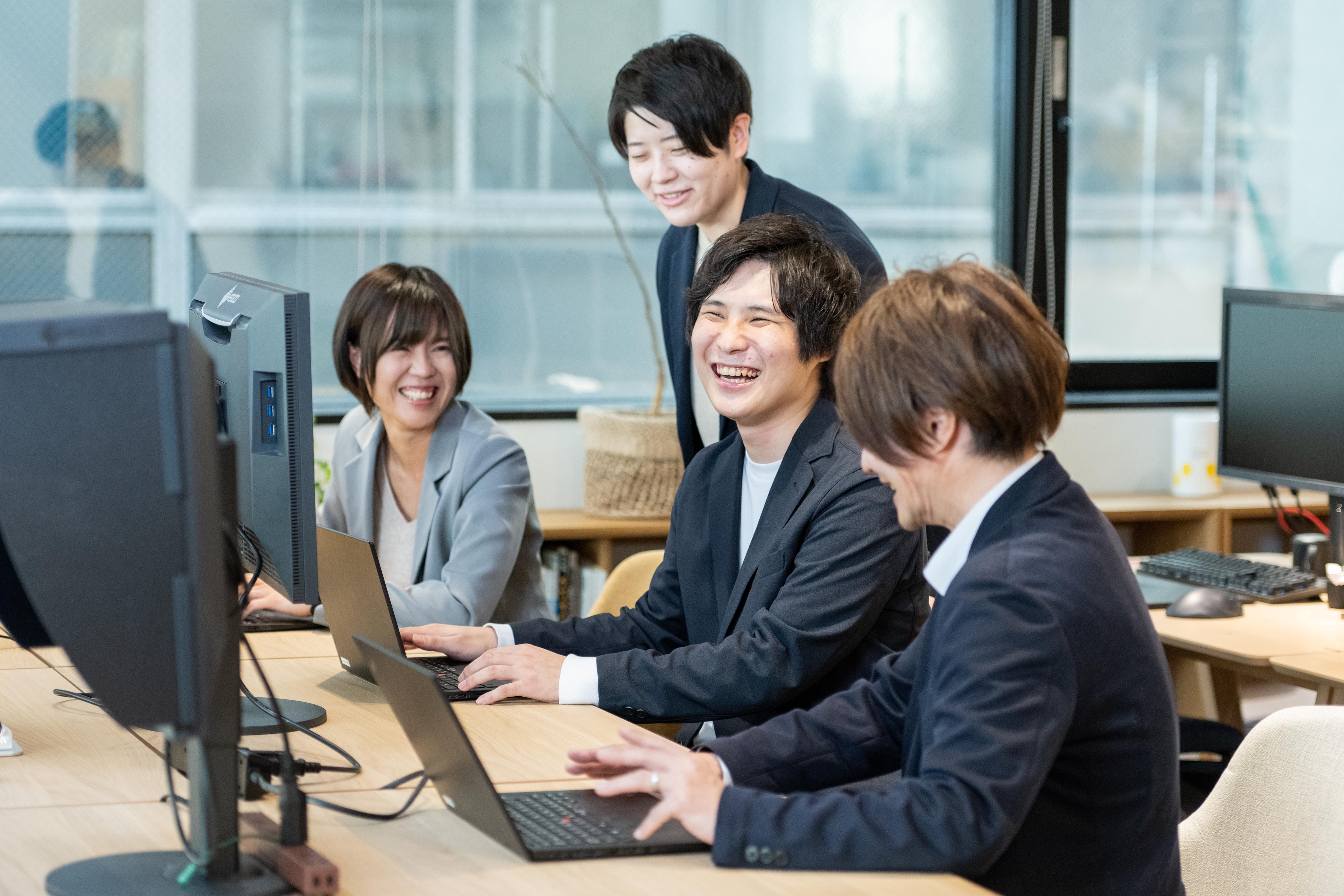 経験を積むなら現場が一番と考える同社。「エンジニアを育成したい」と語るだけあり、クオンツの教育制度は手厚い。