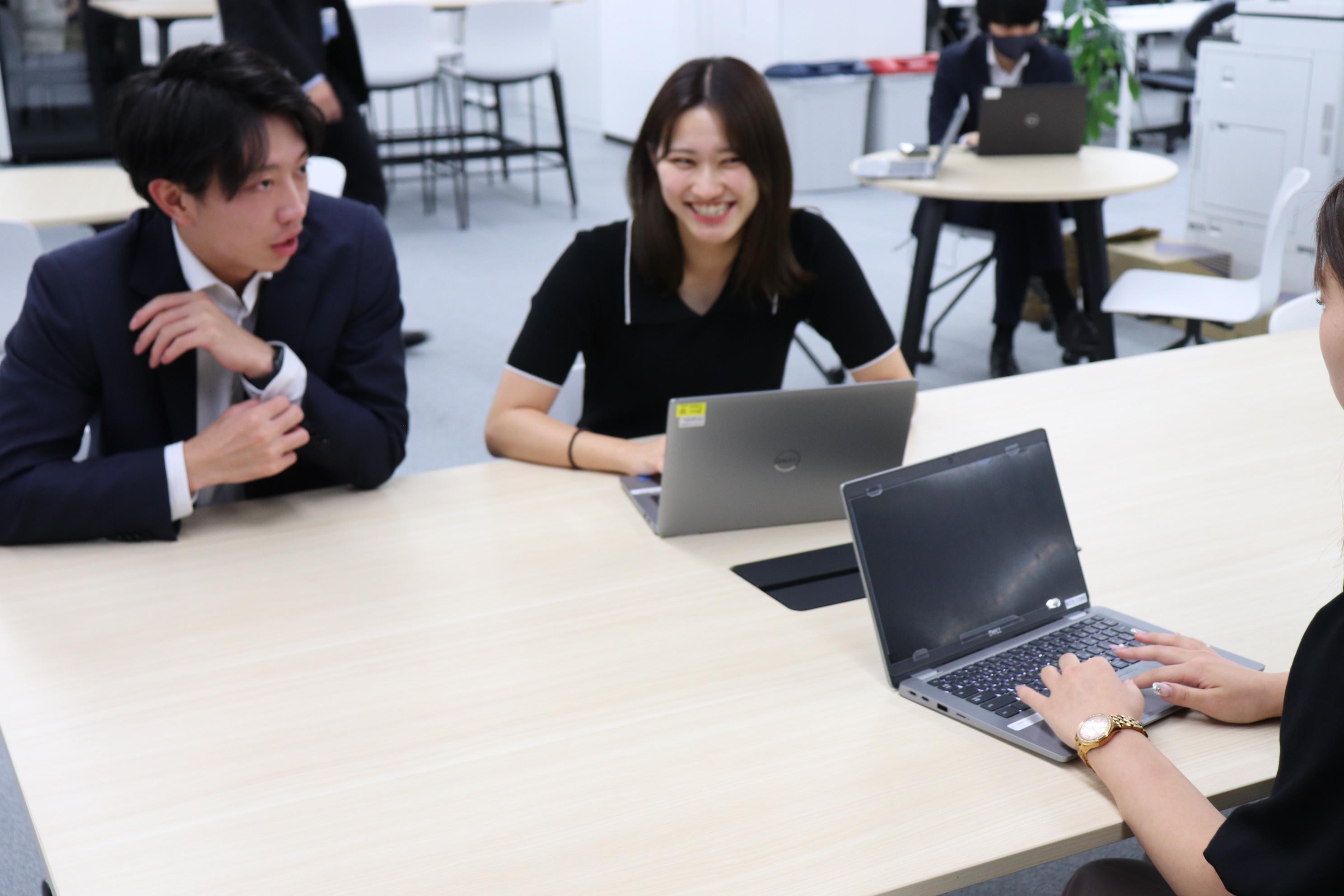 エンジニアが常駐先から新規案件を獲得した場合や、リファラルでエンジニアを採用した場合はインセンティブを支給される点も魅力。
