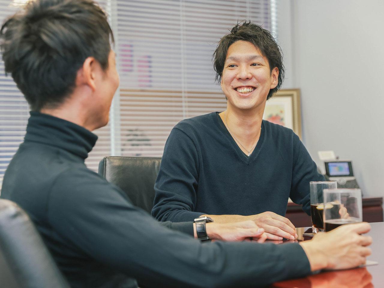 主力のSESは、提携先のシステム開発会社やフリーランスのエンジニアを手配しているが、今後は社員のエンジニアによる体制を構築。リーダー候補を求めている。