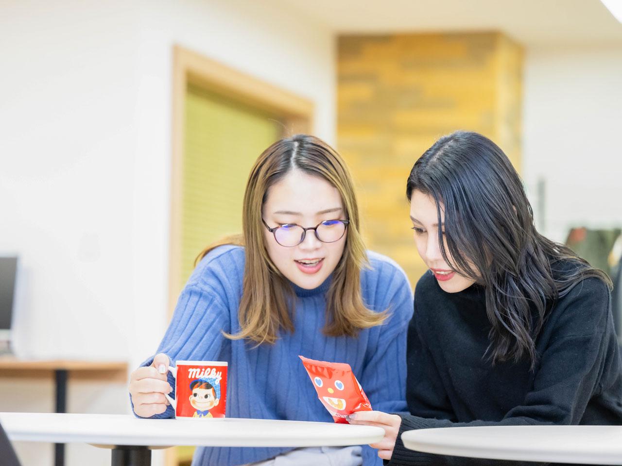 同社で働くメリットは、世界最大のECプラットフォームにおけるダイレクトマーケティングで、手掛けた施策の成果を明確に知ることができ、キャリアパスが豊富なことも強みだ。