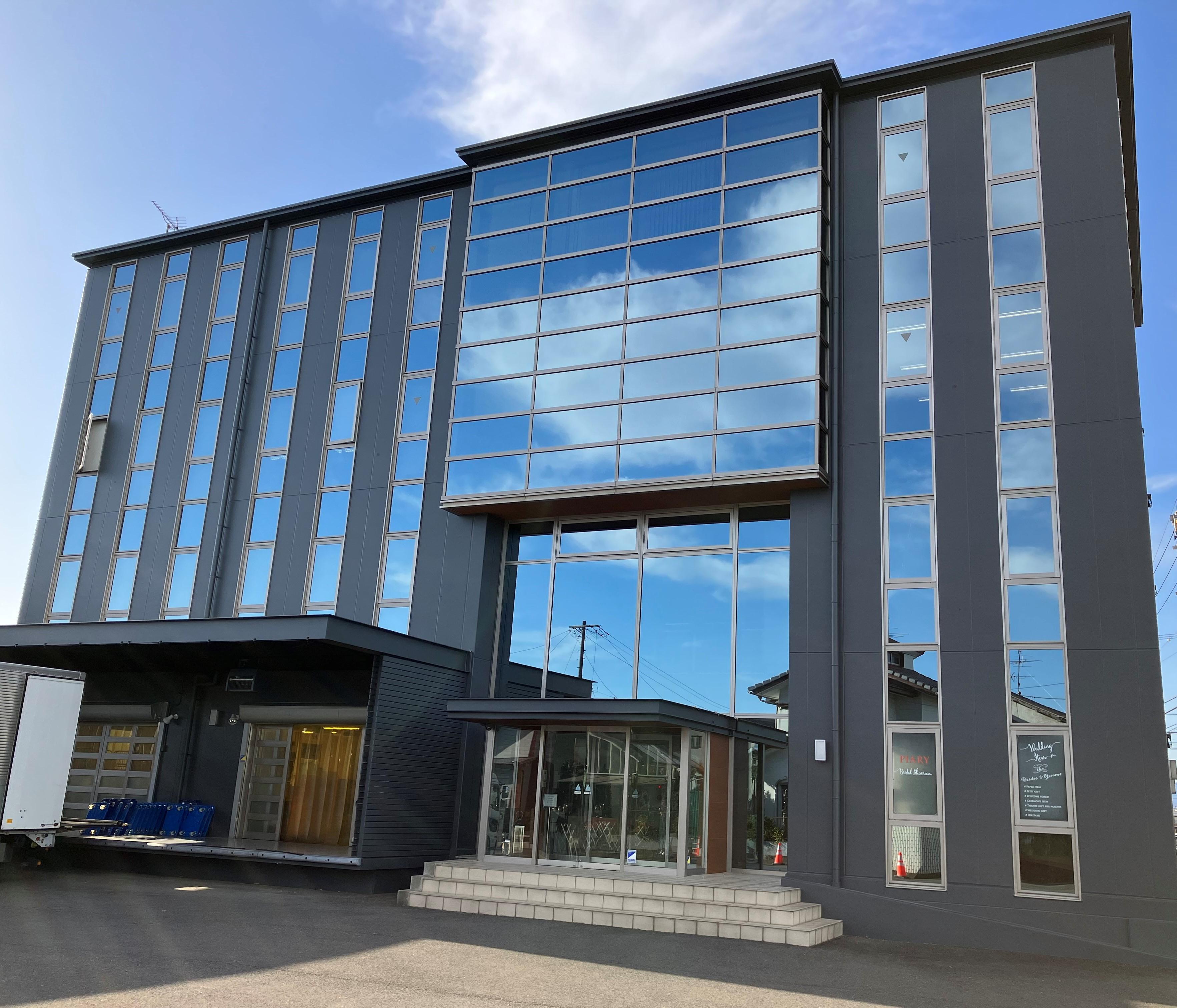 自社ビルの本社オフィス。マイカー通勤OKで環境抜群です！